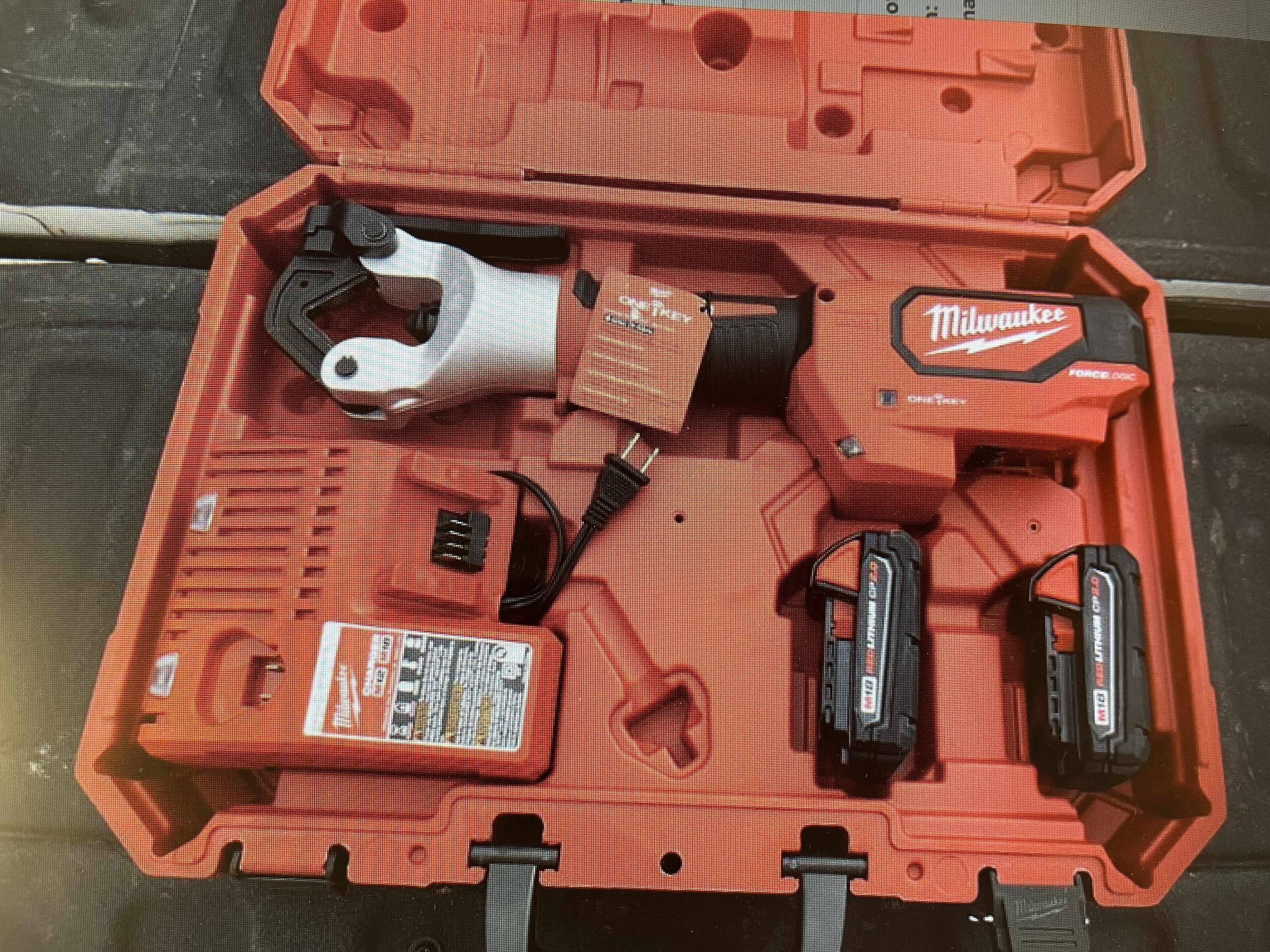 2022 MILWAUKEE 2877-22