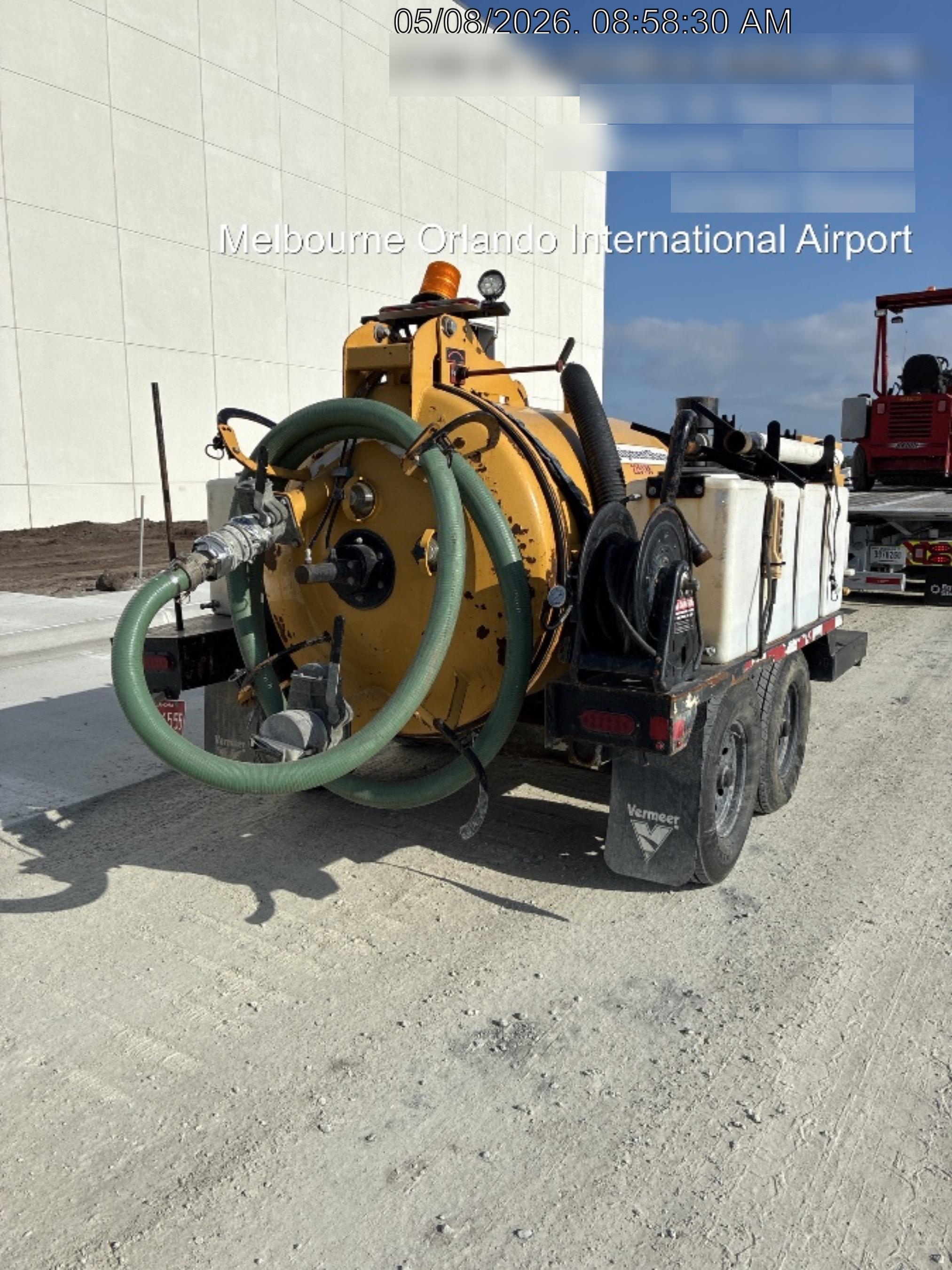 2022 VAC-TRON LP573XDT
