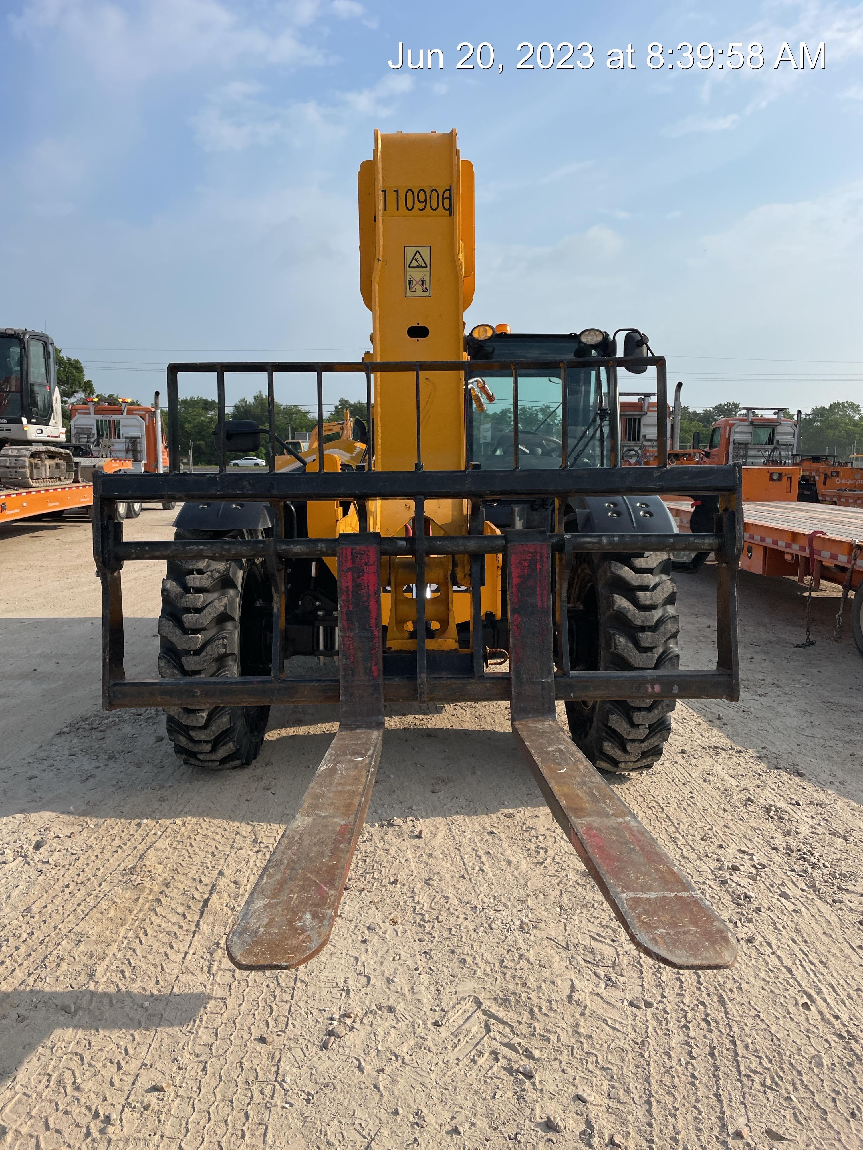 2020 JCB 509-42