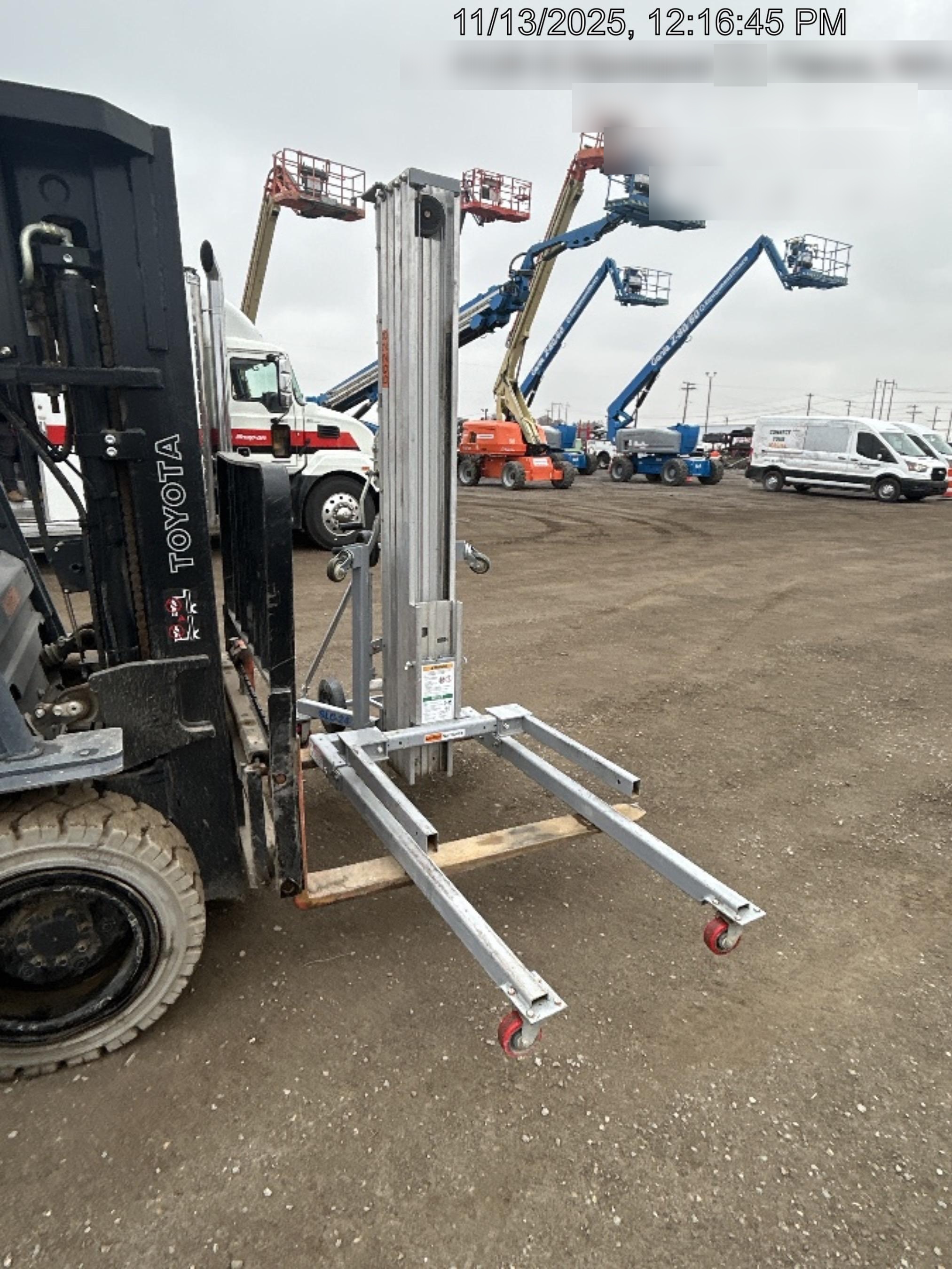 2020 GENIE SLC-24