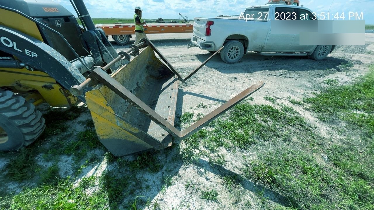 2014 WERK-BRAU 42" Forks - Backhoe