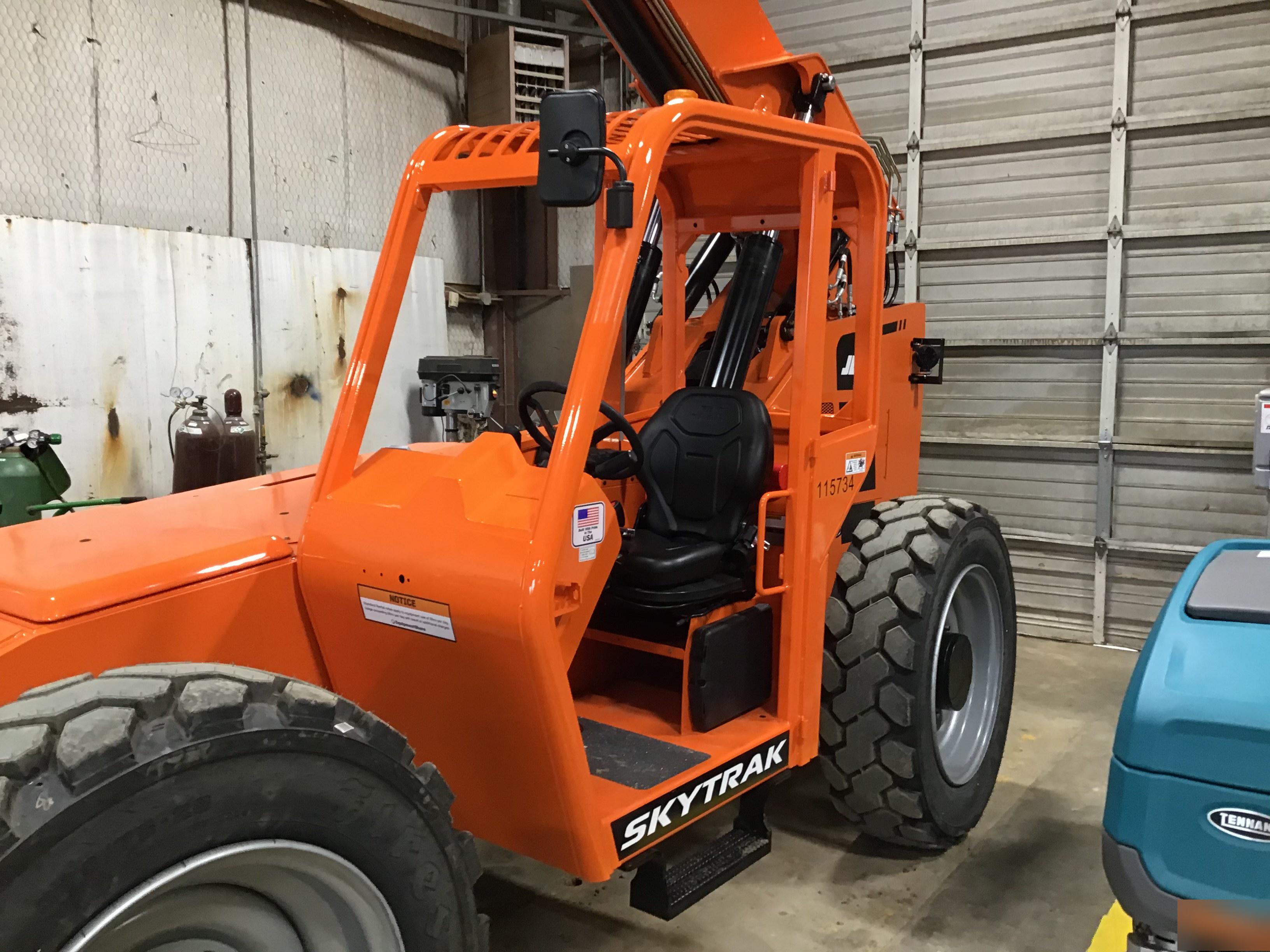 2020 SKYTRAK 8042