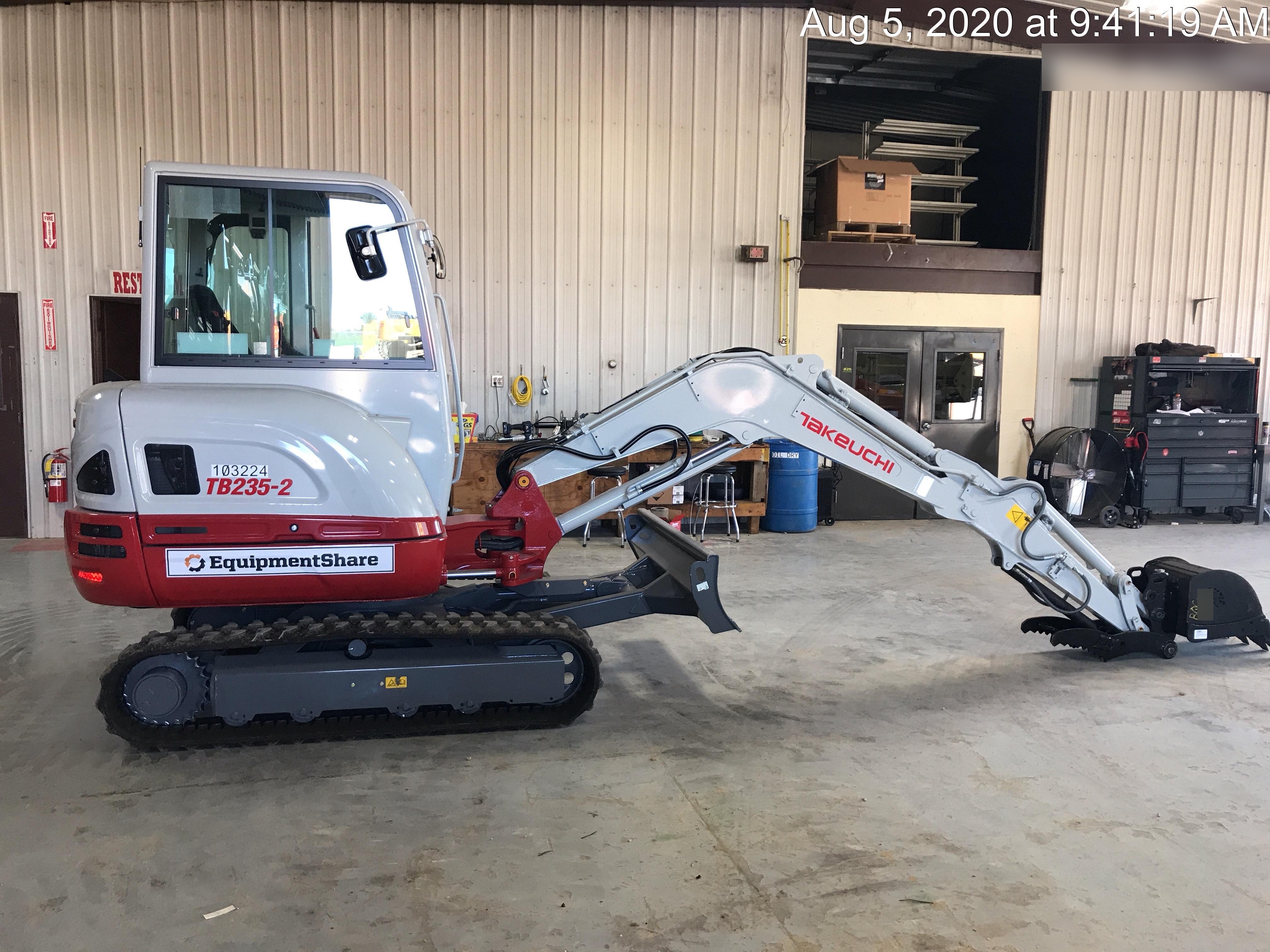 2020 TAKEUCHI TB235-2CR