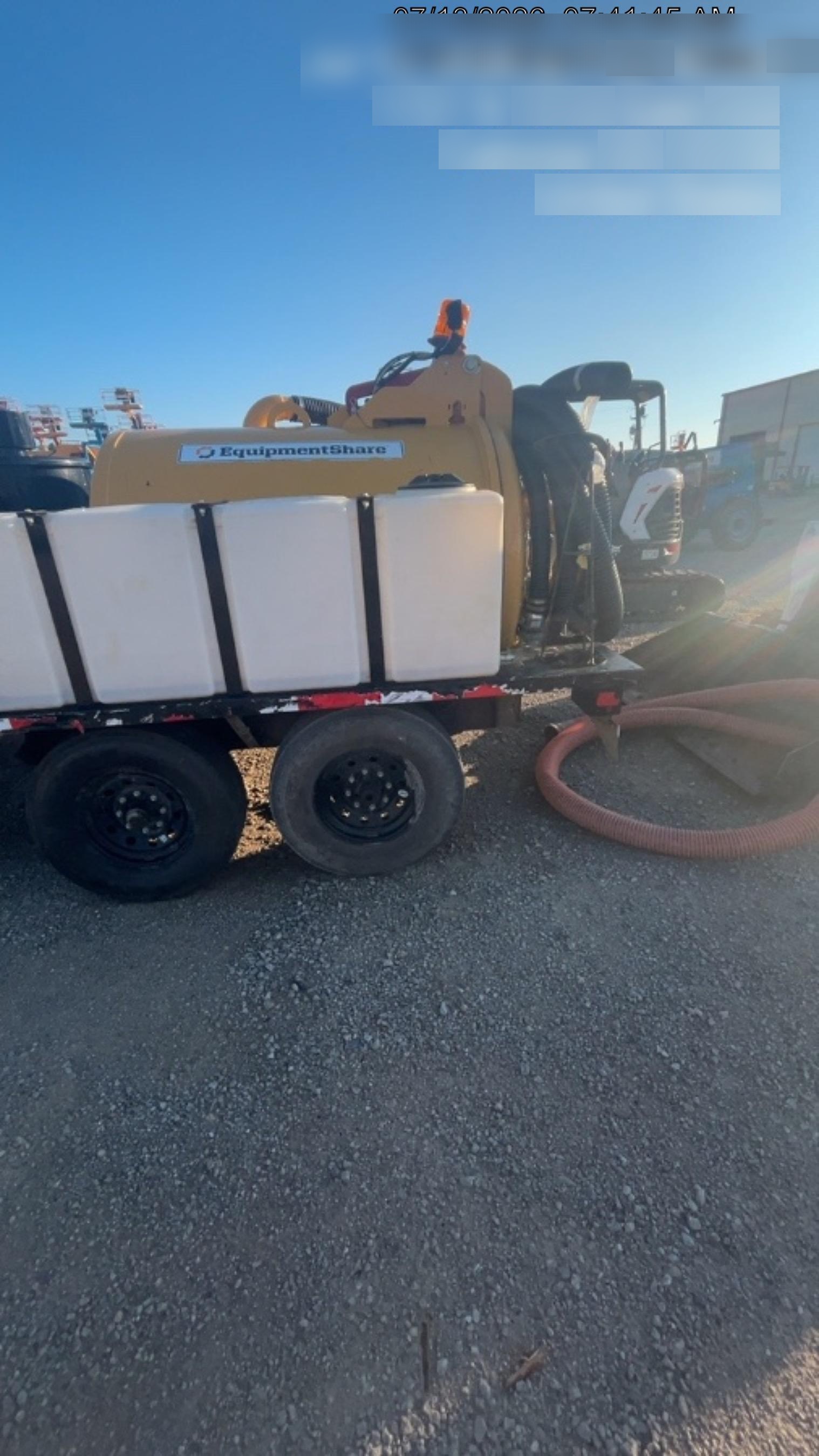 2023 VAC-TRON LP573XDT