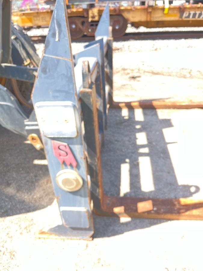 2022 SOLESBEE 96" Loader Fork Carriage - Solesbee