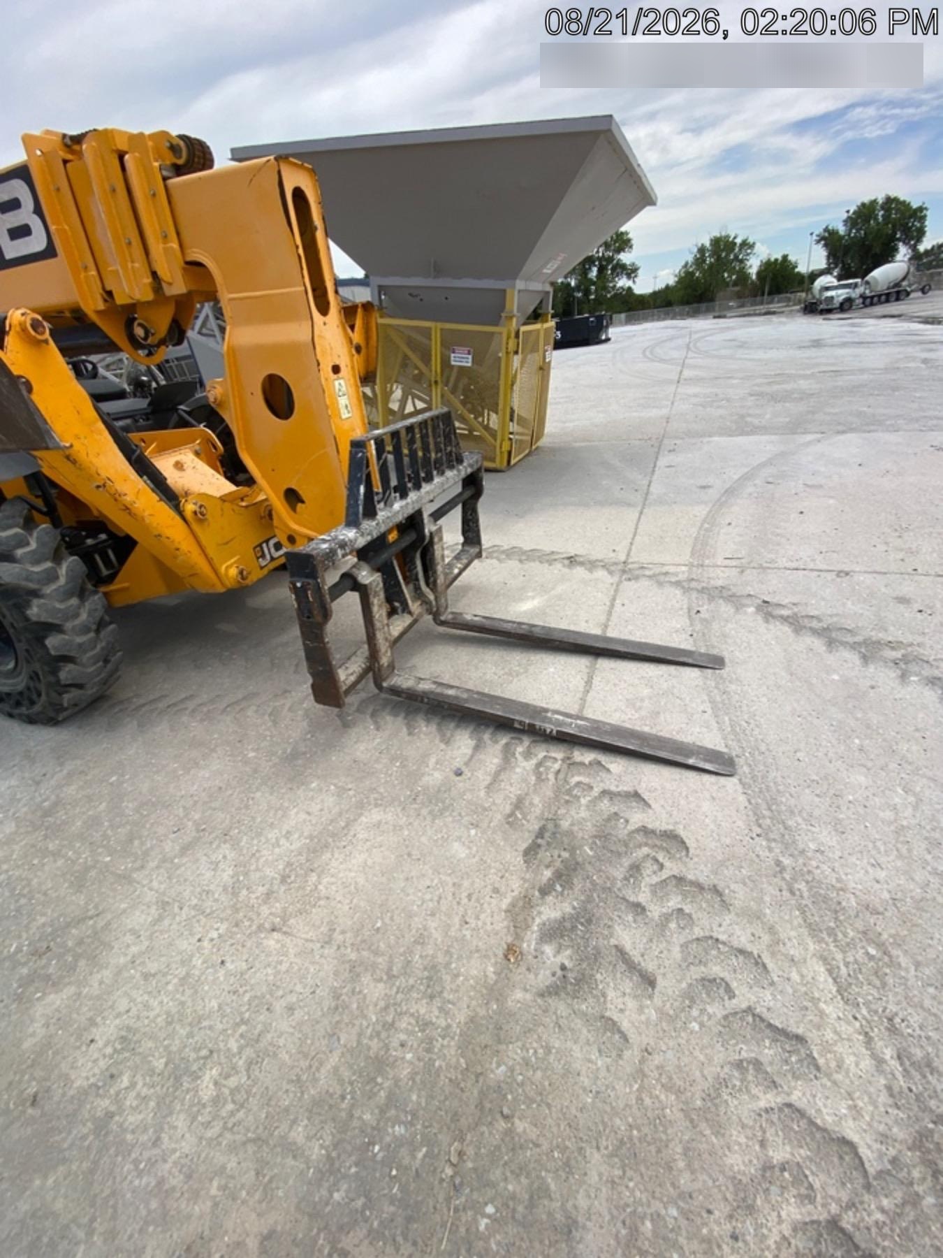 2020 JCB 510-56