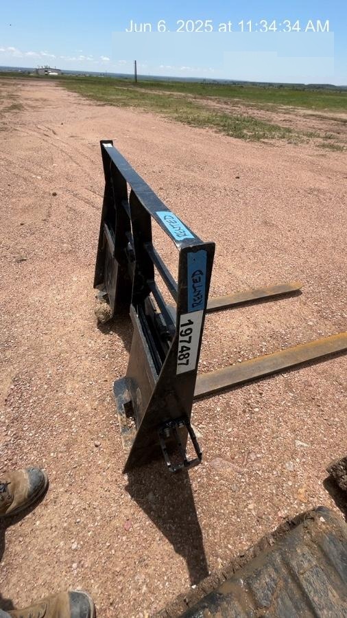 2021 ARROW MATERIAL HANDLING 60" Pallet Forks