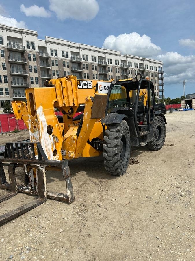 2020 JCB 510-56