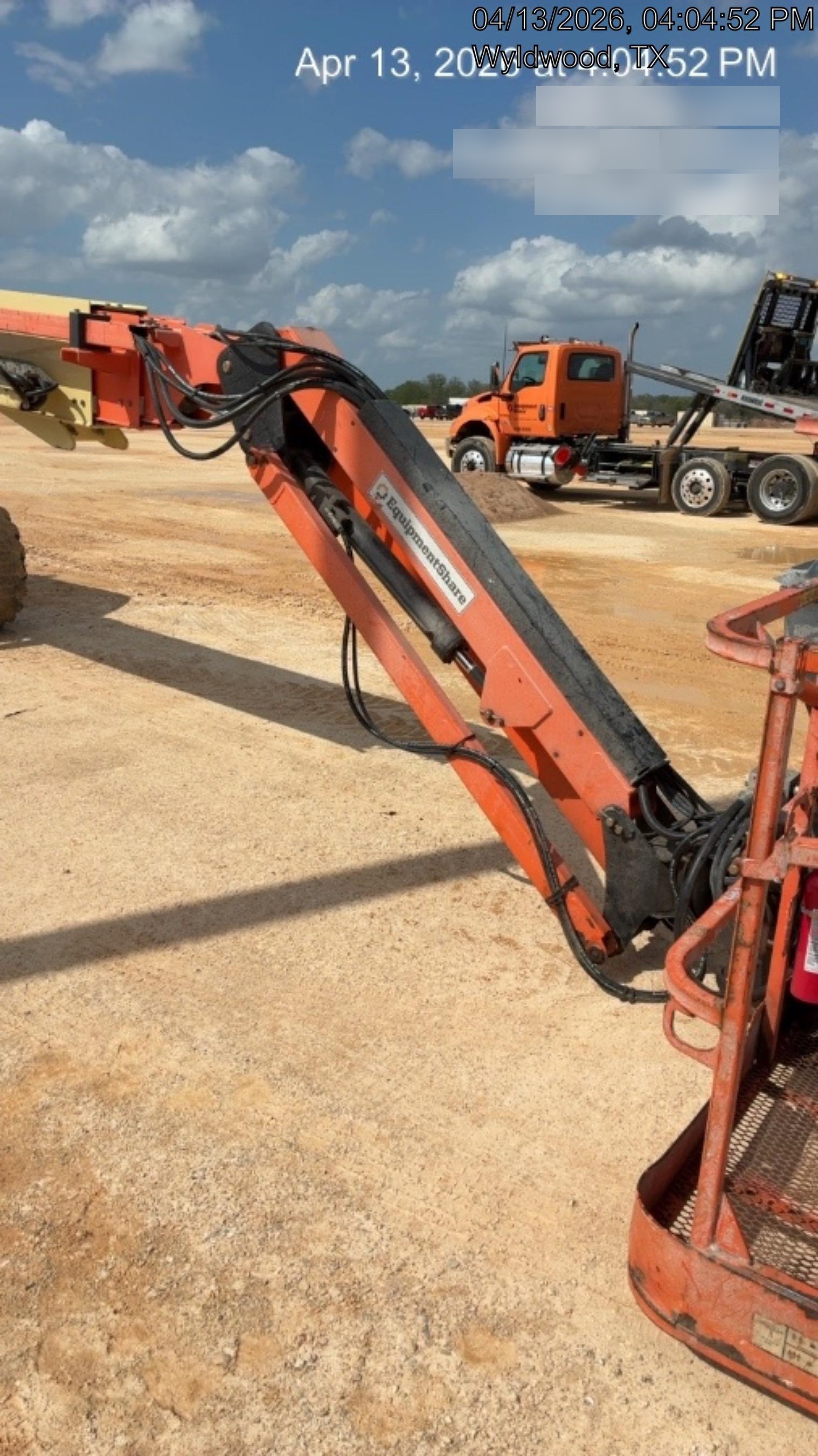 2019 JLG 660SJ