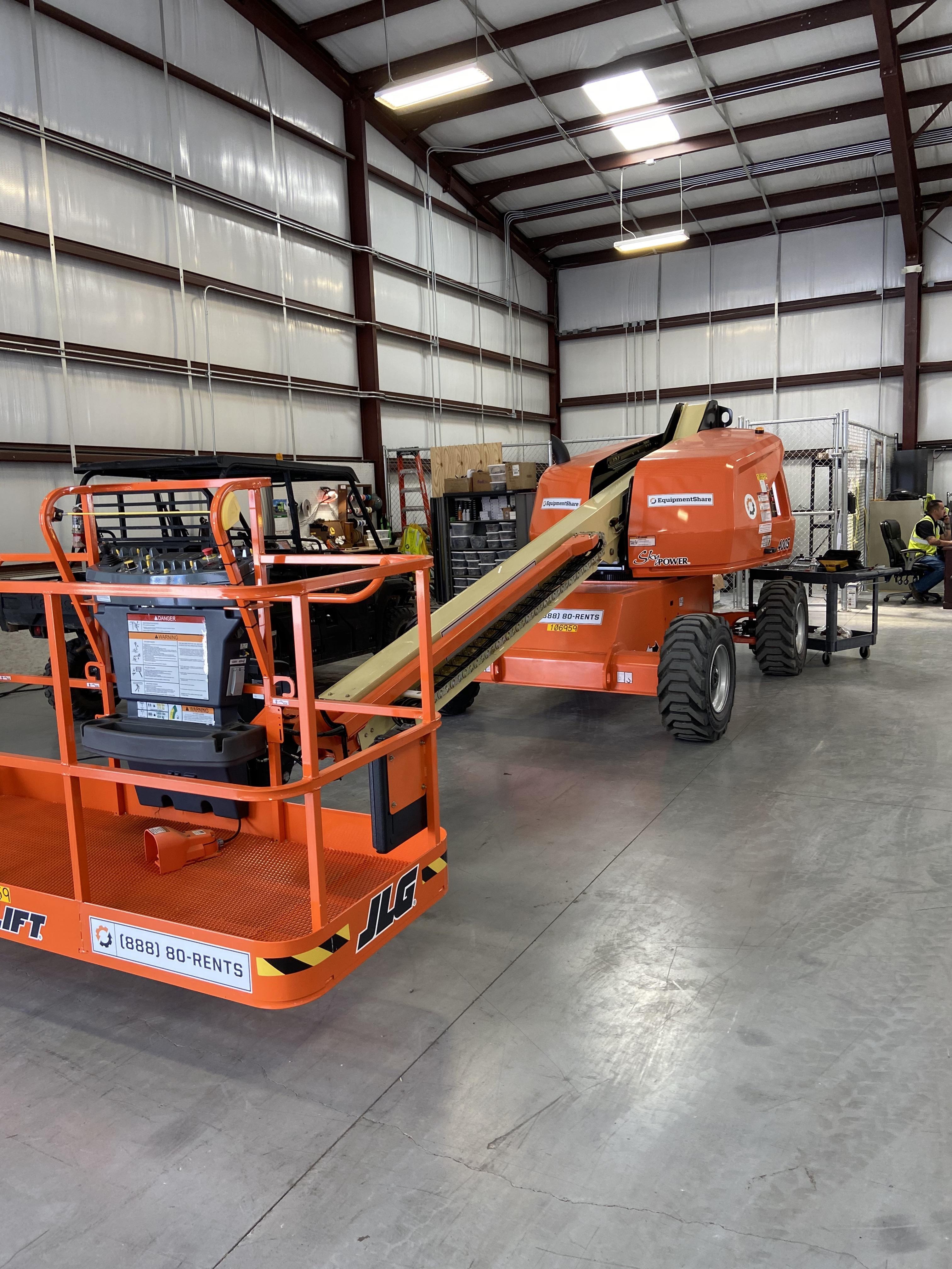 2020 JLG 400S