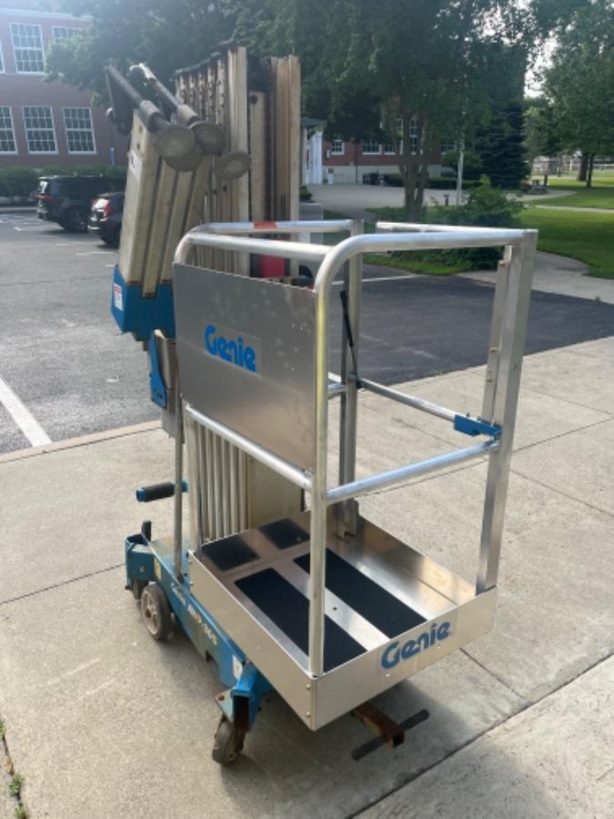 2019 GENIE AWP-30S