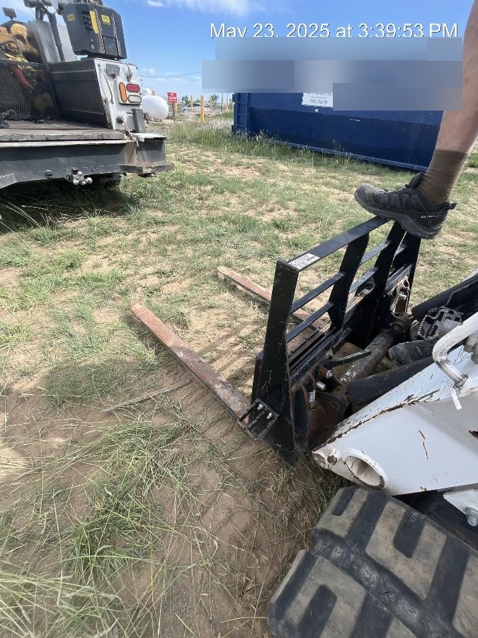 2021 ARROW MATERIAL HANDLING 60" Pallet Forks