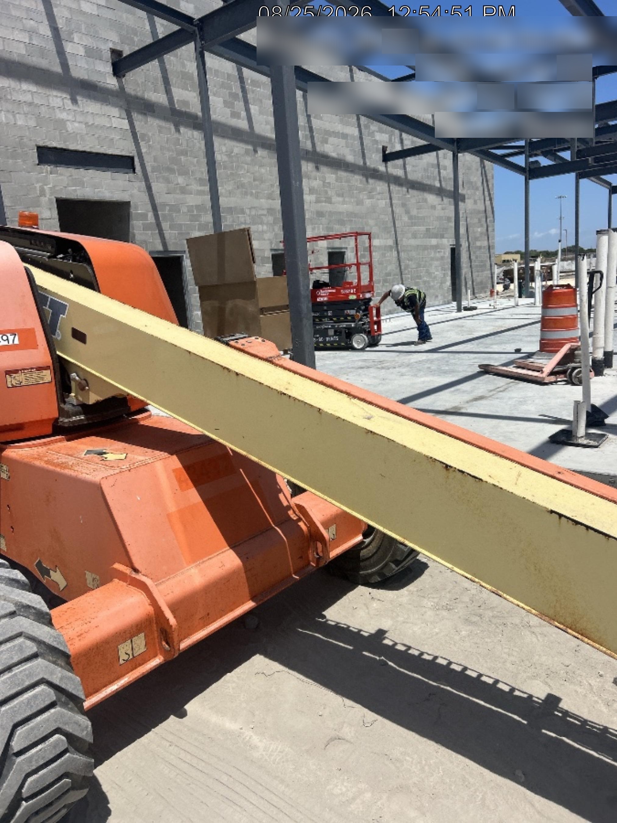 2019 JLG 400S