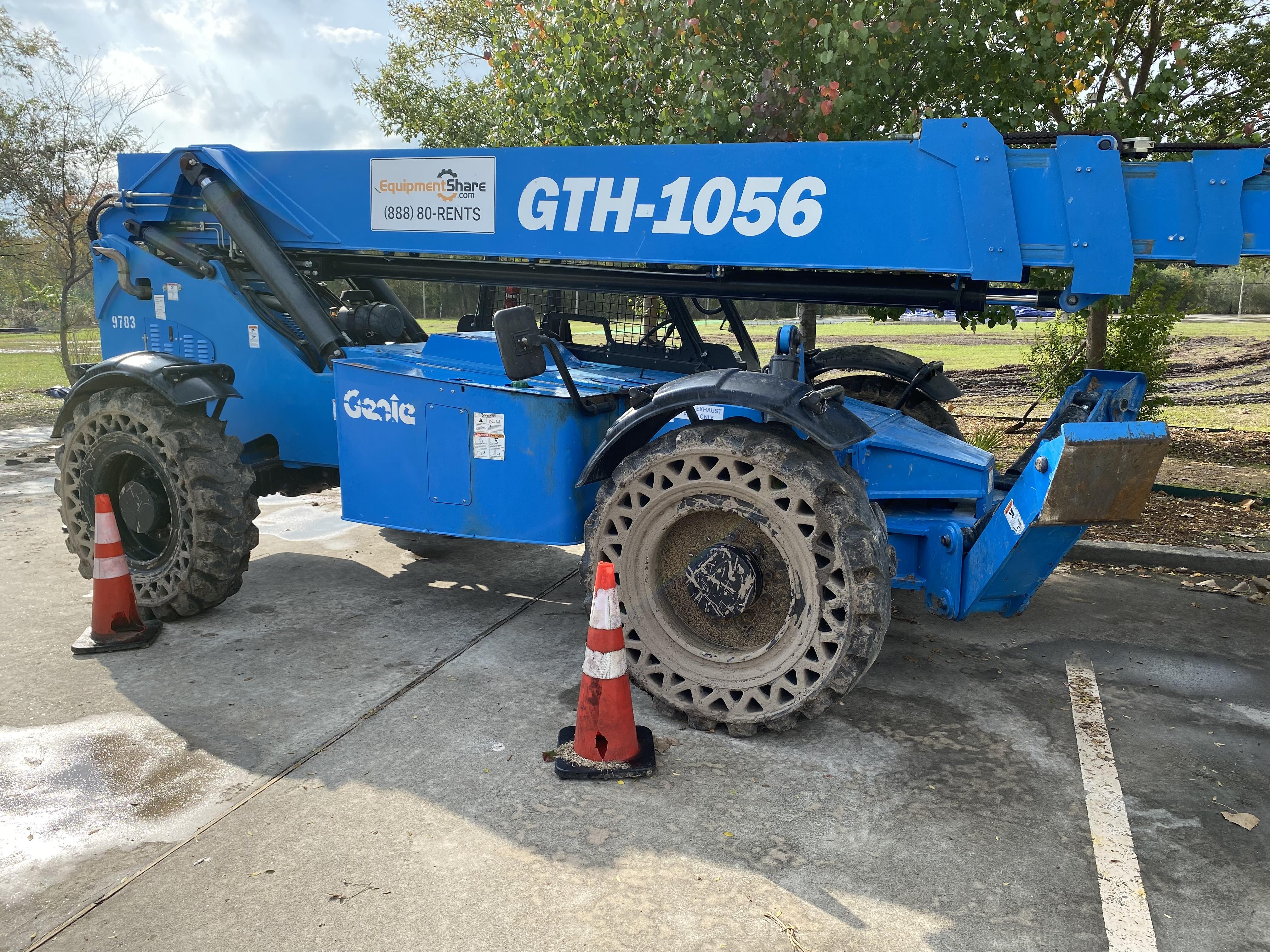 2018 GENIE GTH-1056