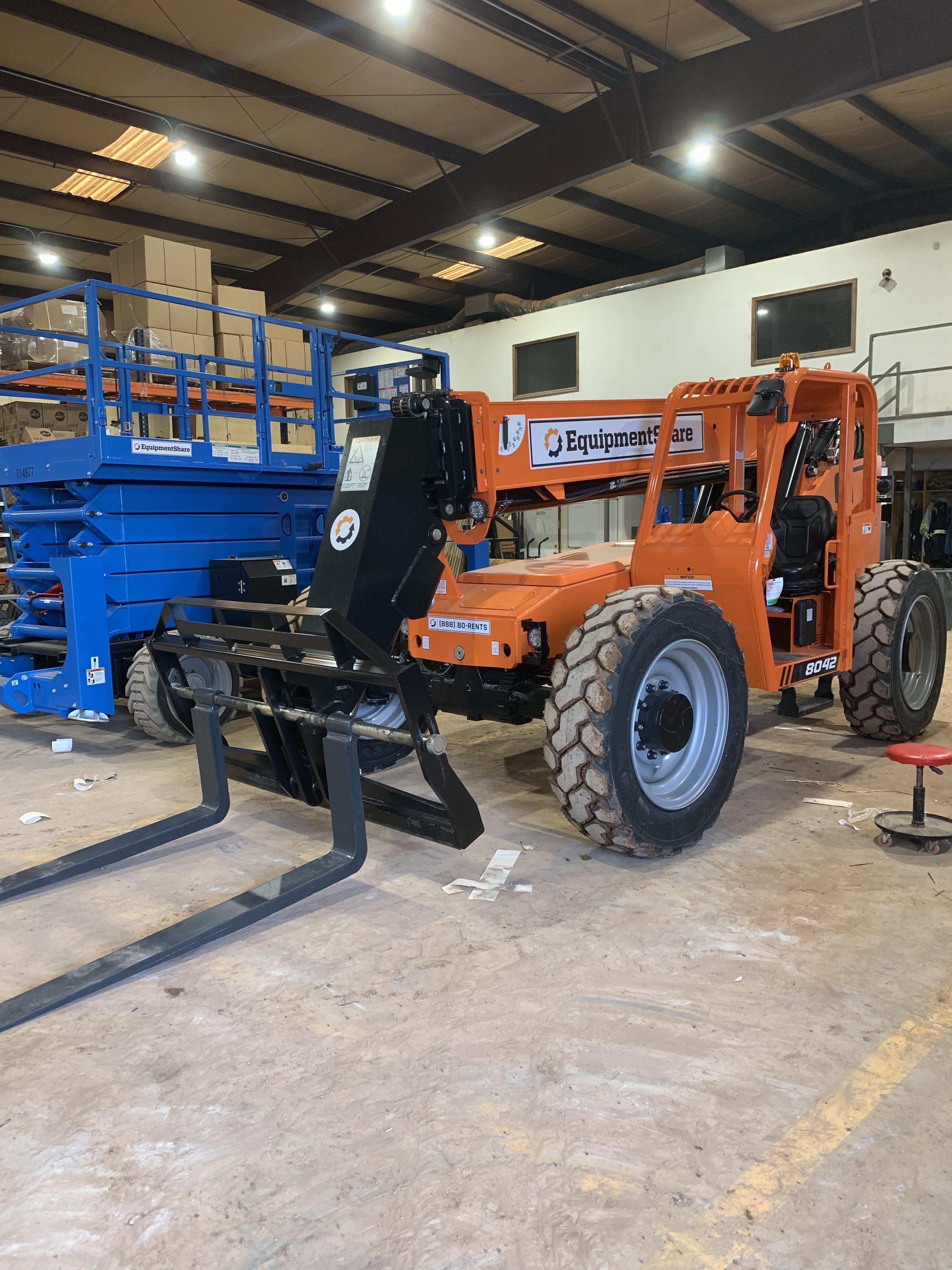 2020 SKYTRAK 8042