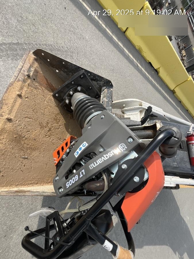 2024 HUSQVARNA LT6005