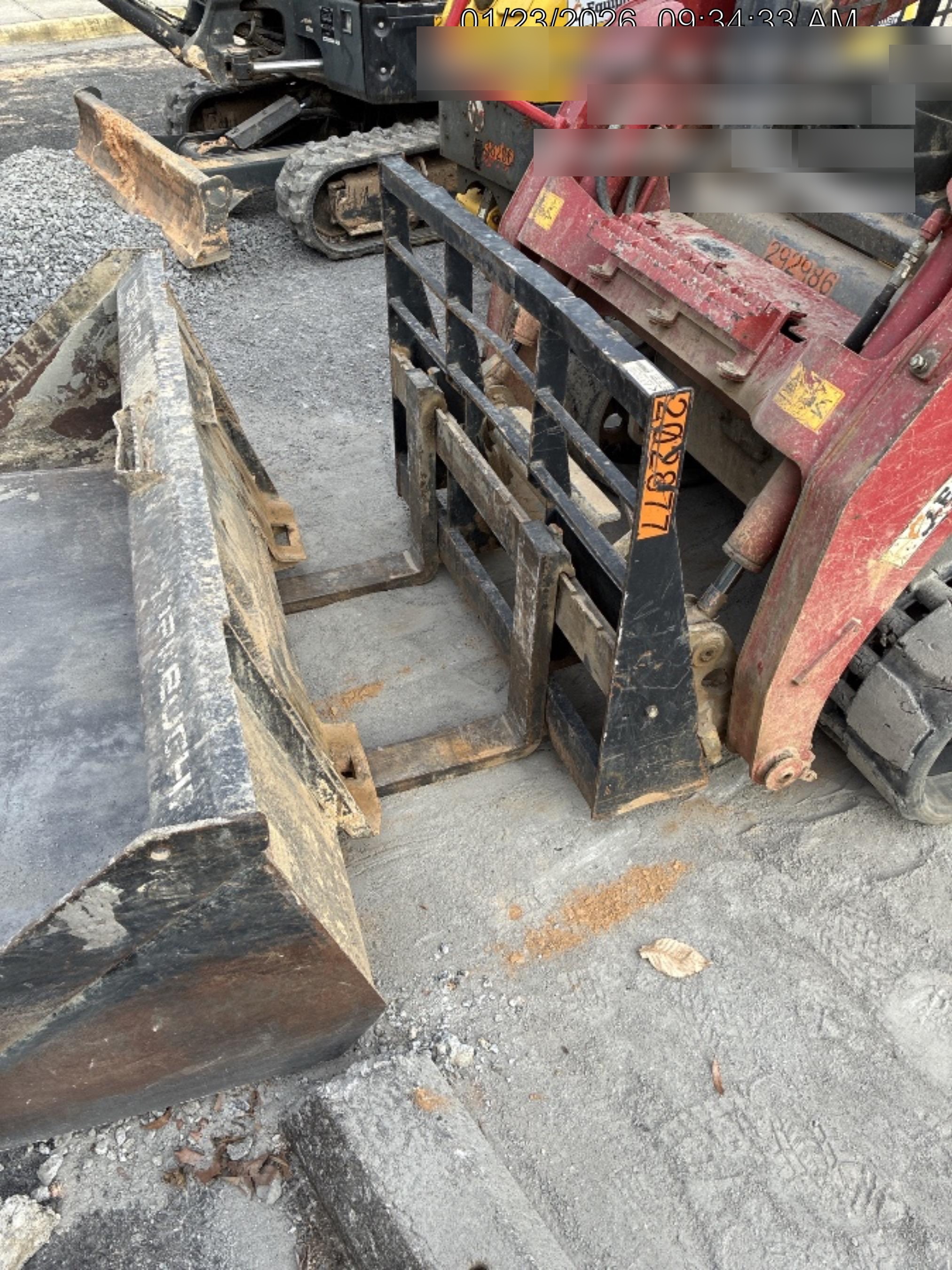 2022 ARROW MATERIAL HANDLING 60" Pallet Forks - Arrow