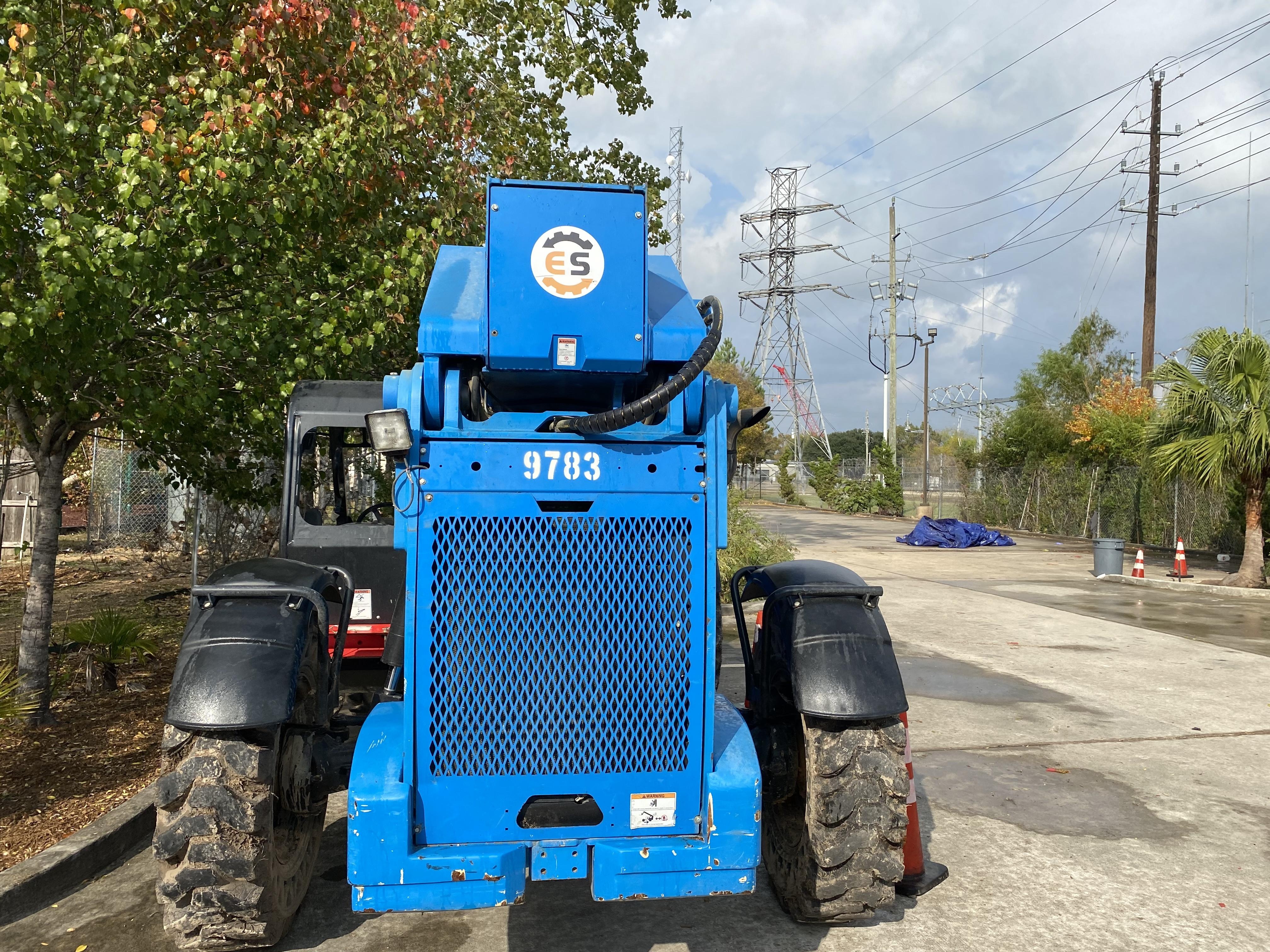 2018 GENIE GTH-1056
