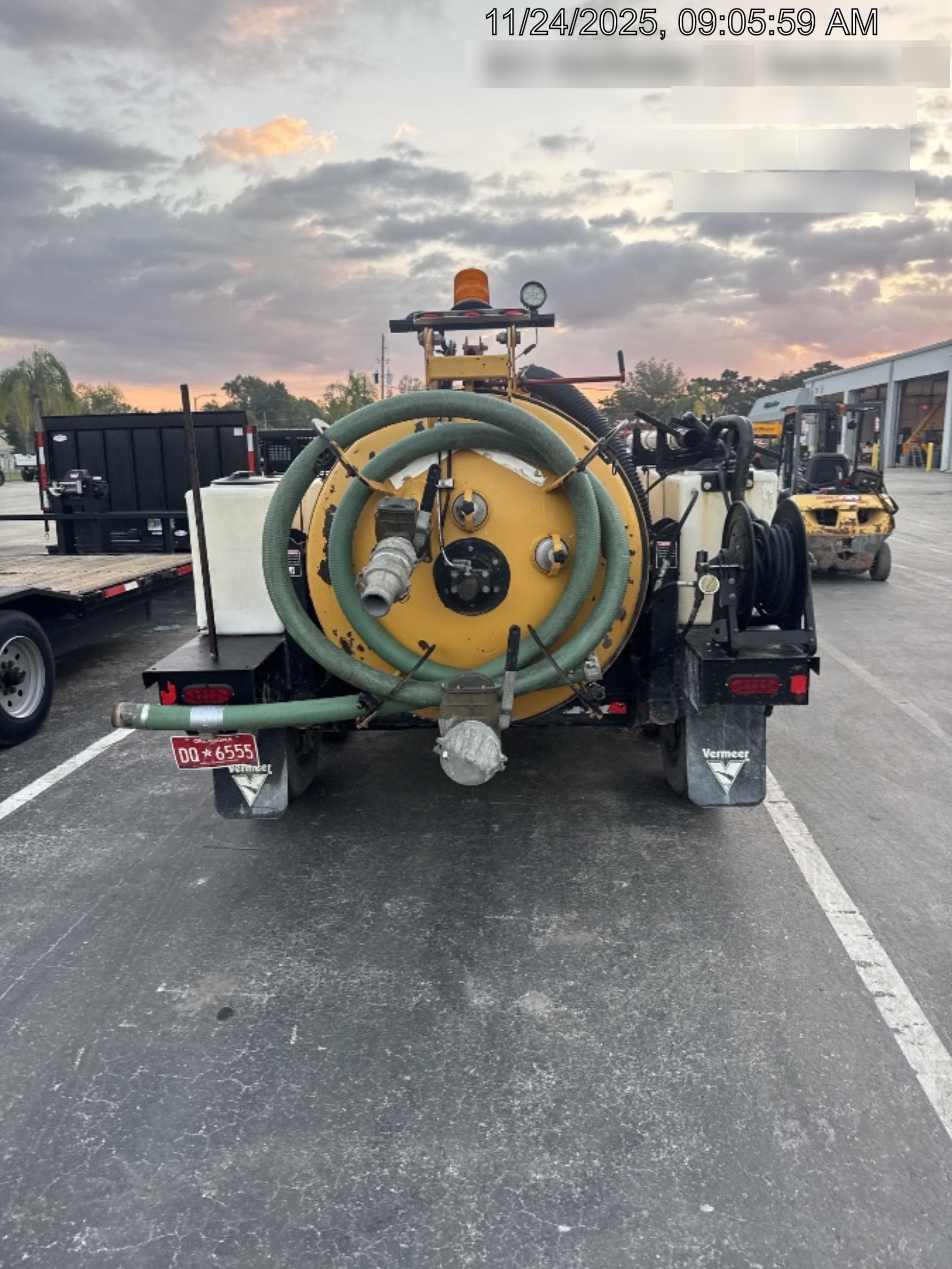2022 VAC-TRON LP573XDT