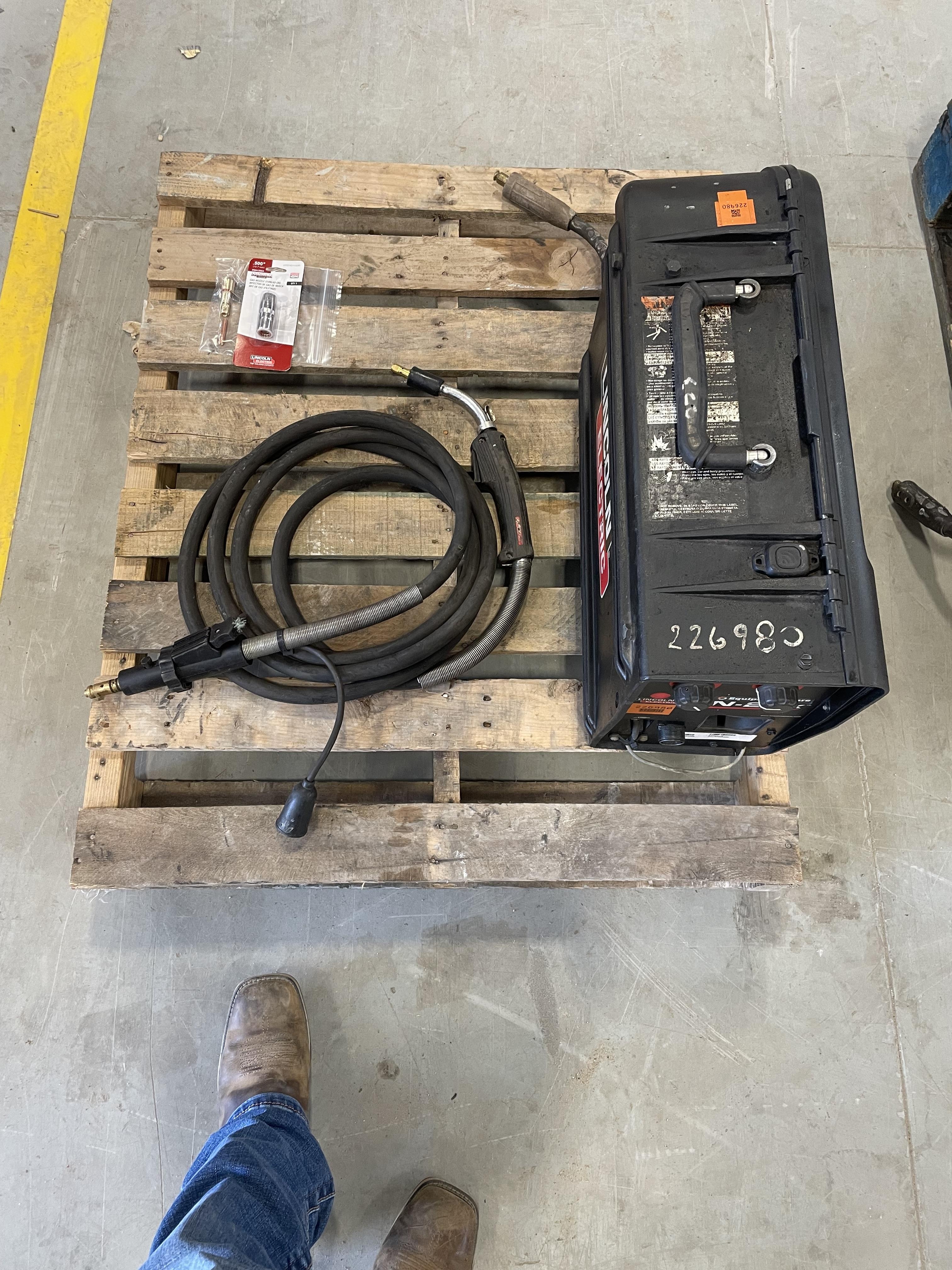 2021 MILLER ELECTRIC SUITCASE 12RC