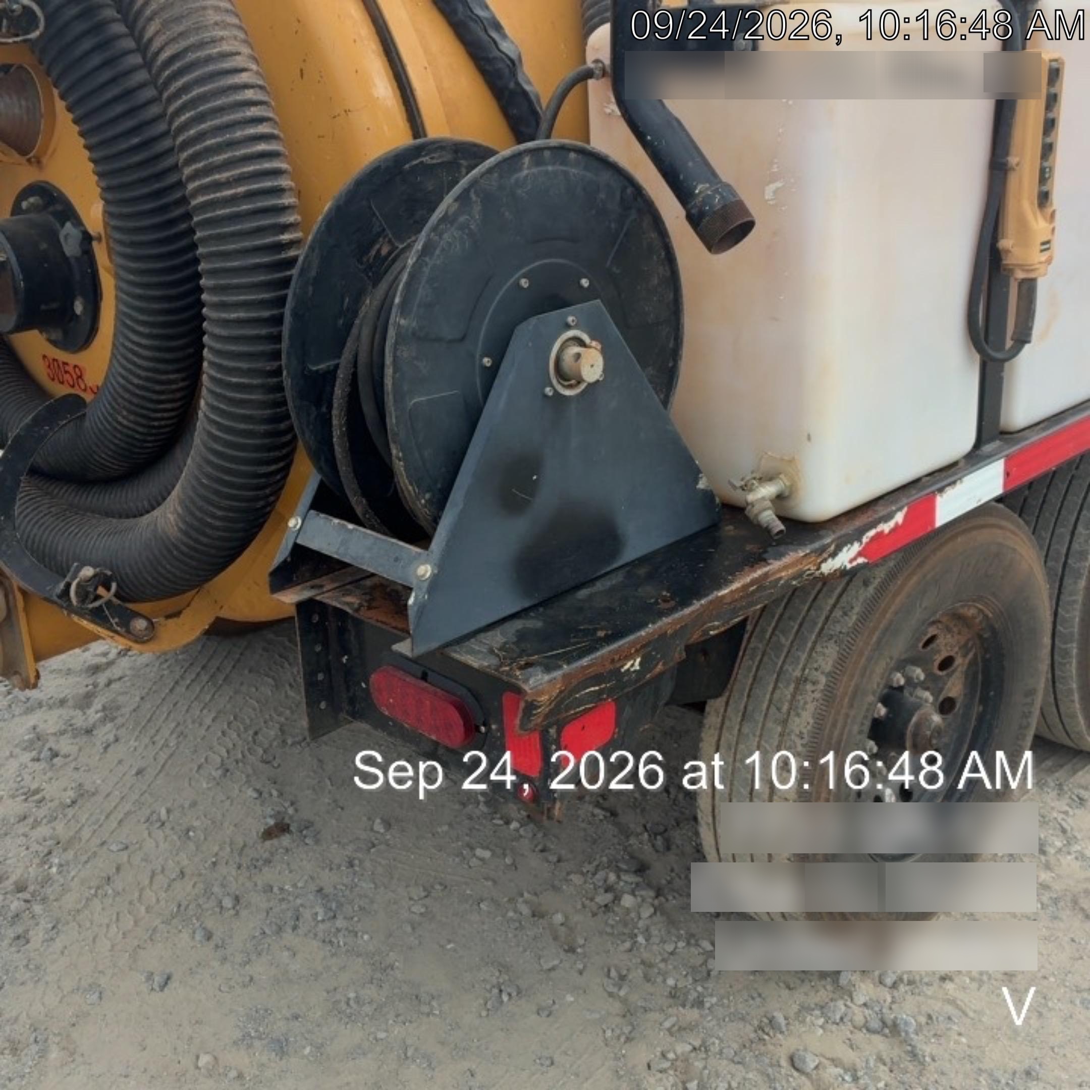 2023 VAC-TRON LP573XDT