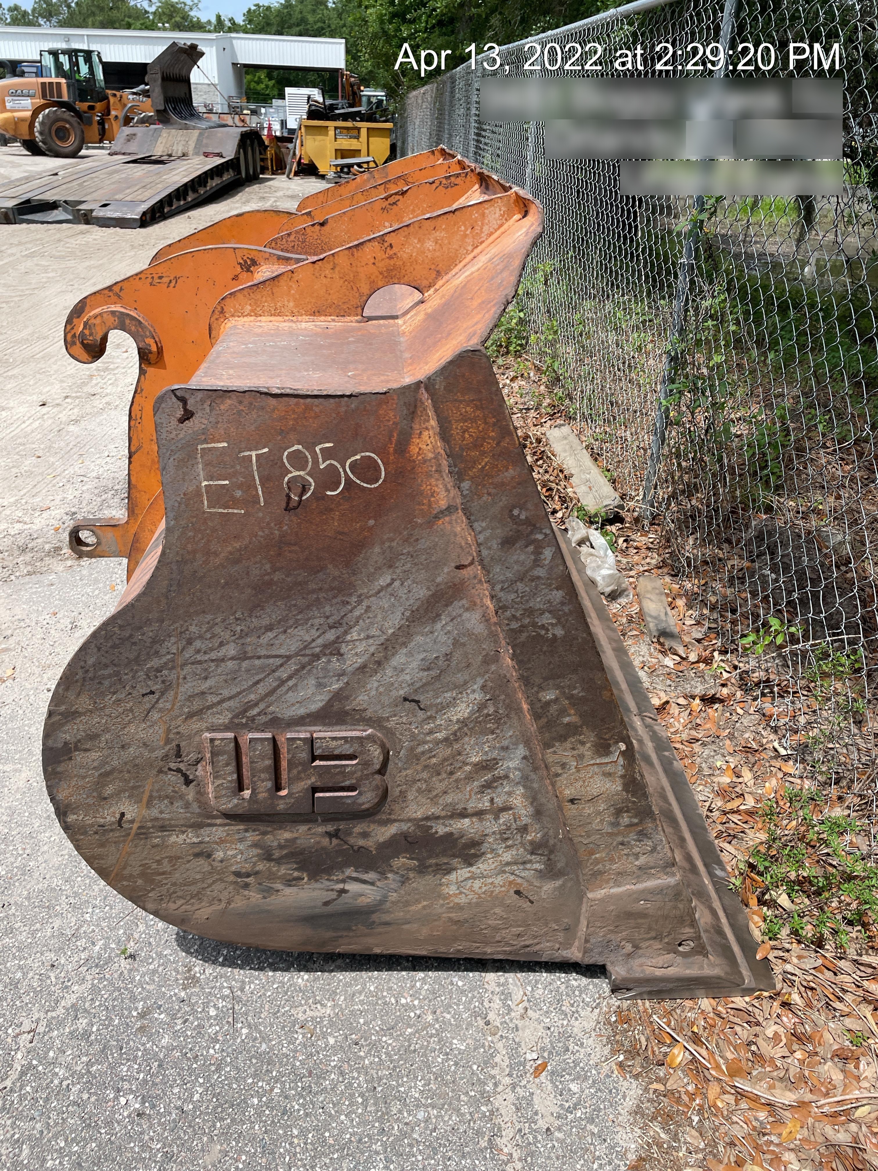 2015 WERK-BRAU 4 cu yd Bucket - Werk-Brau