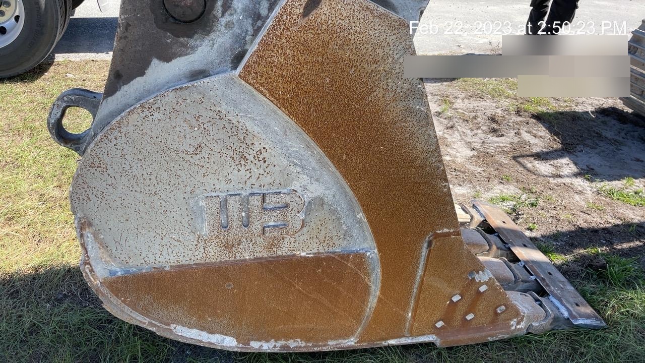 2017 CASE 36" Bucket - Case