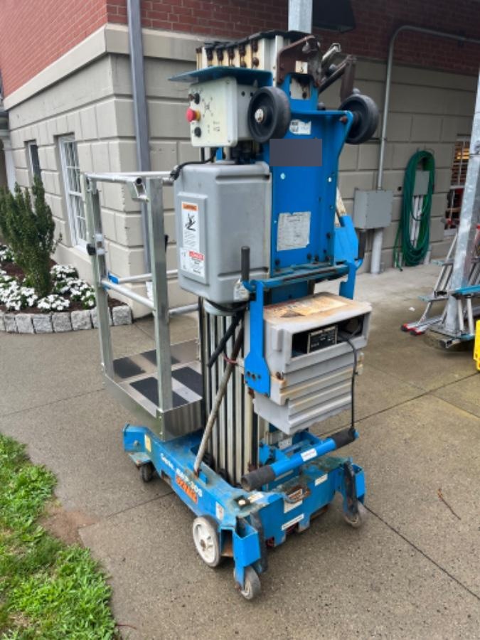 2019 GENIE AWP-30S