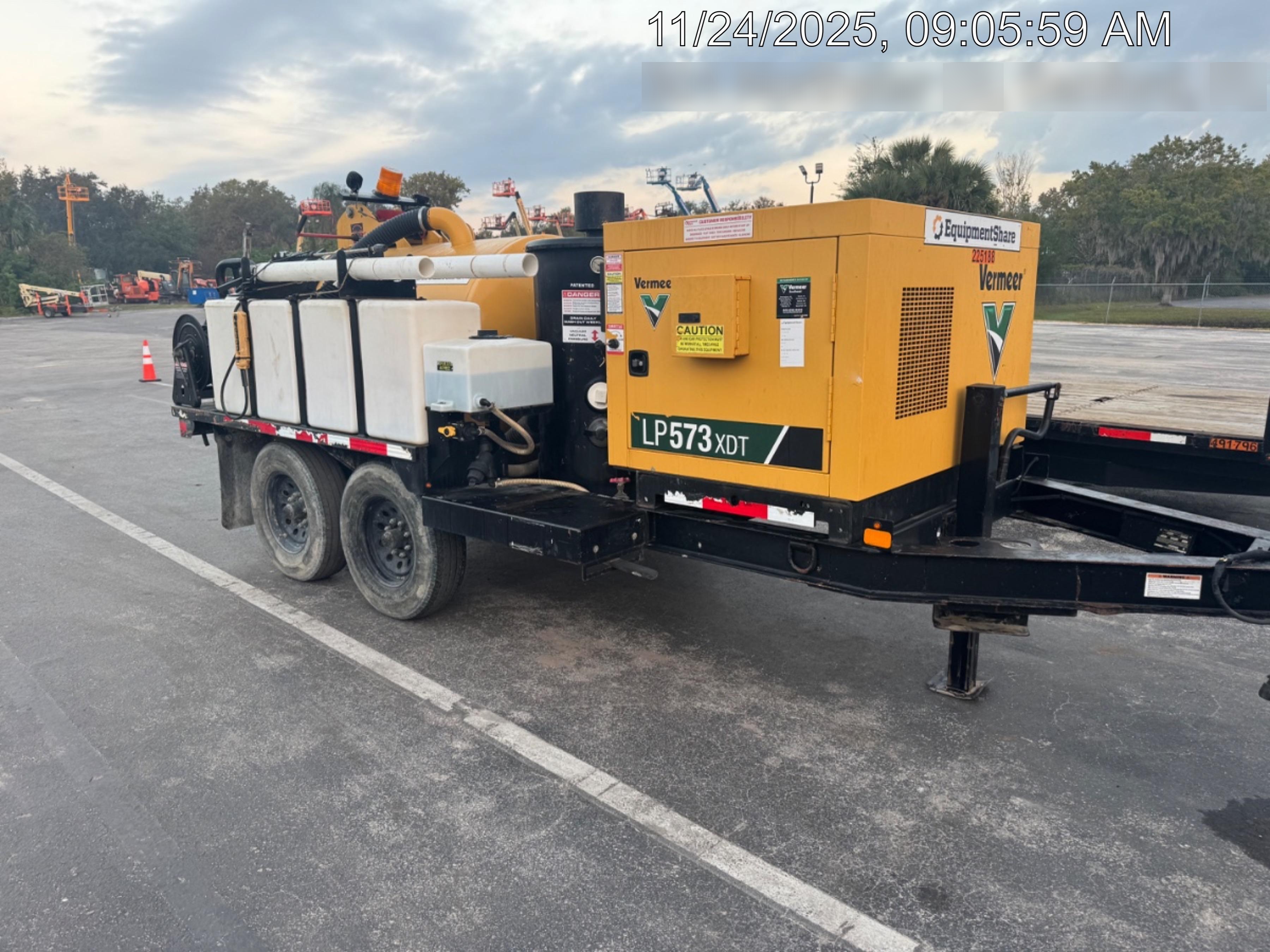 2022 VAC-TRON LP573XDT