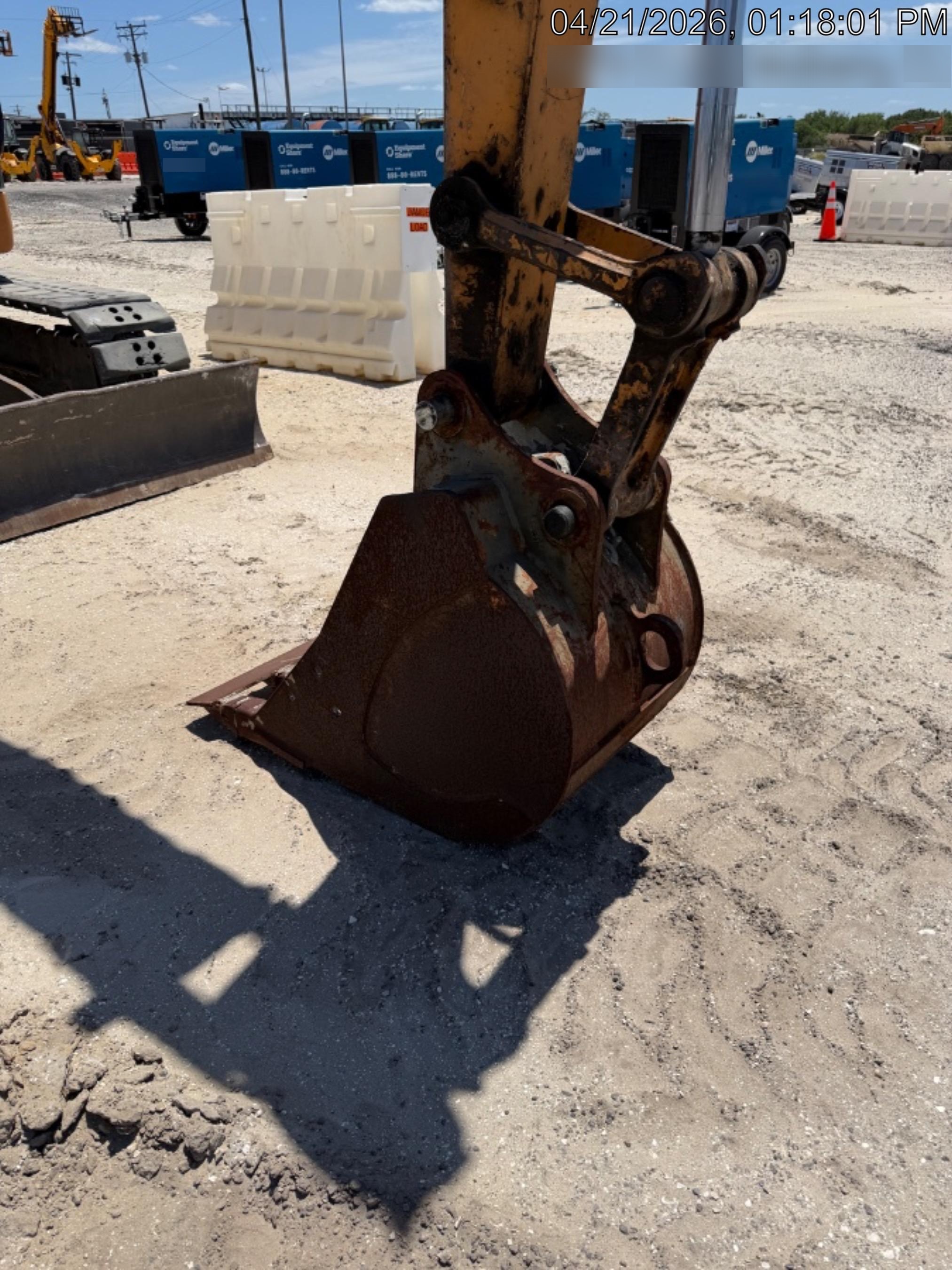 2015 CASE 24" Bucket - Case