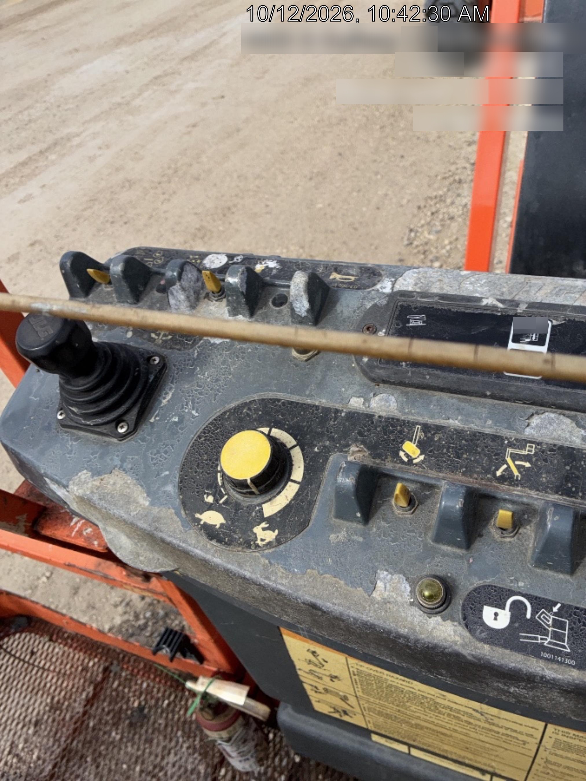 2020 JLG 800AJ