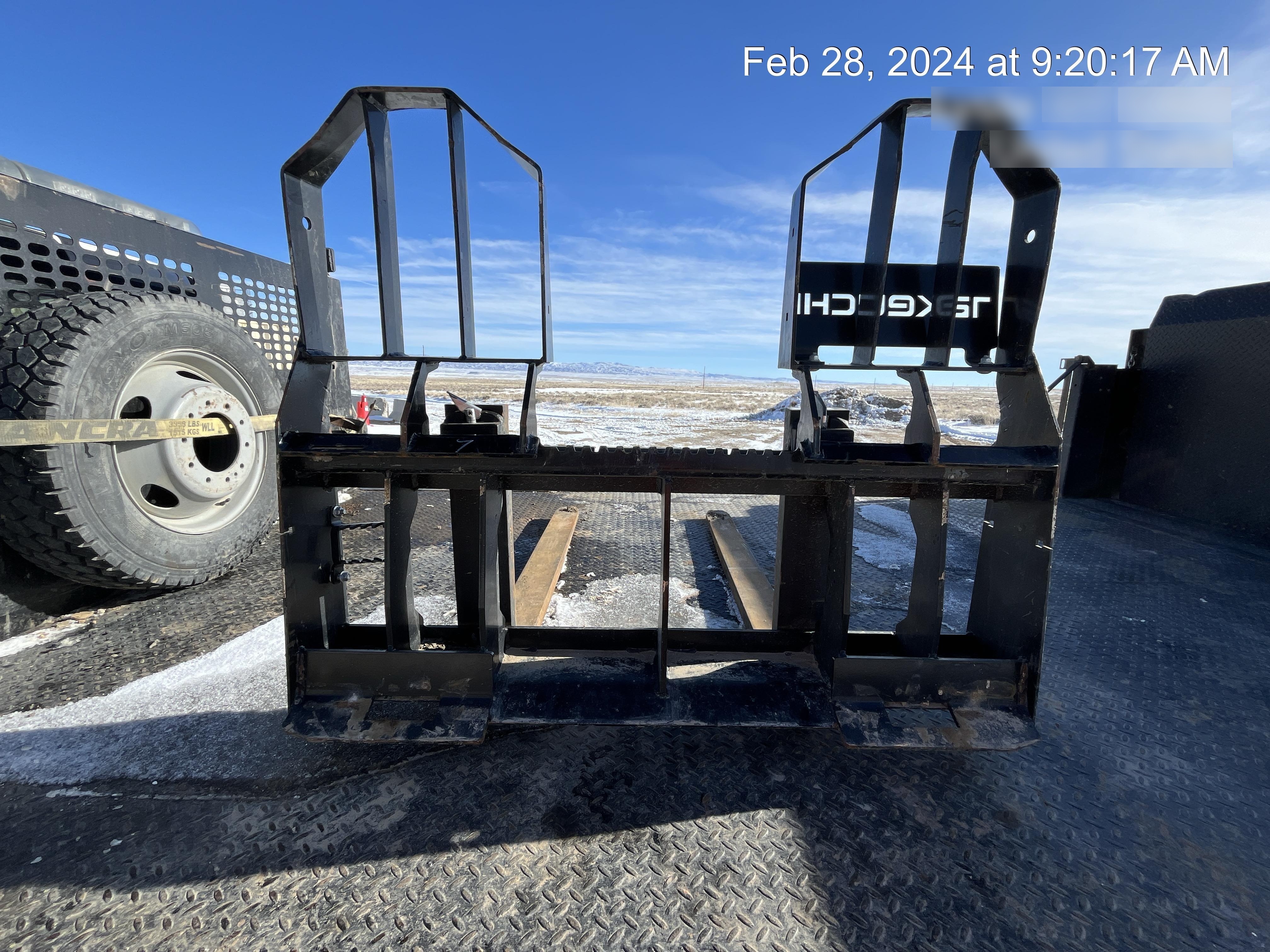 2022 TAKEUCHI 48" Pallet Forks - Takeuchi