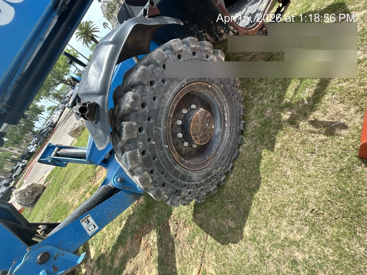 2017 GENIE GTH-1056
