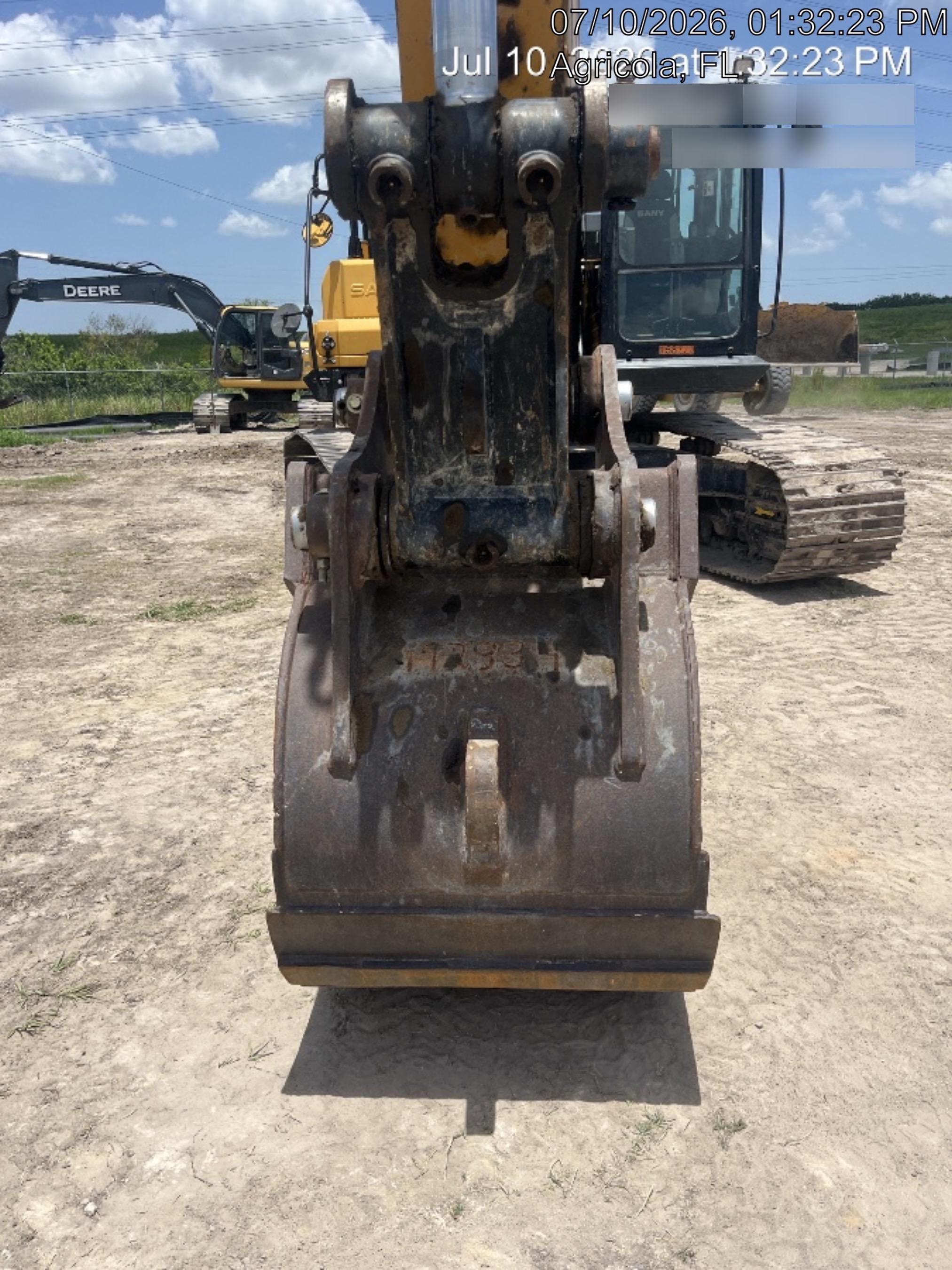 2017 CASE 36" Bucket - Case