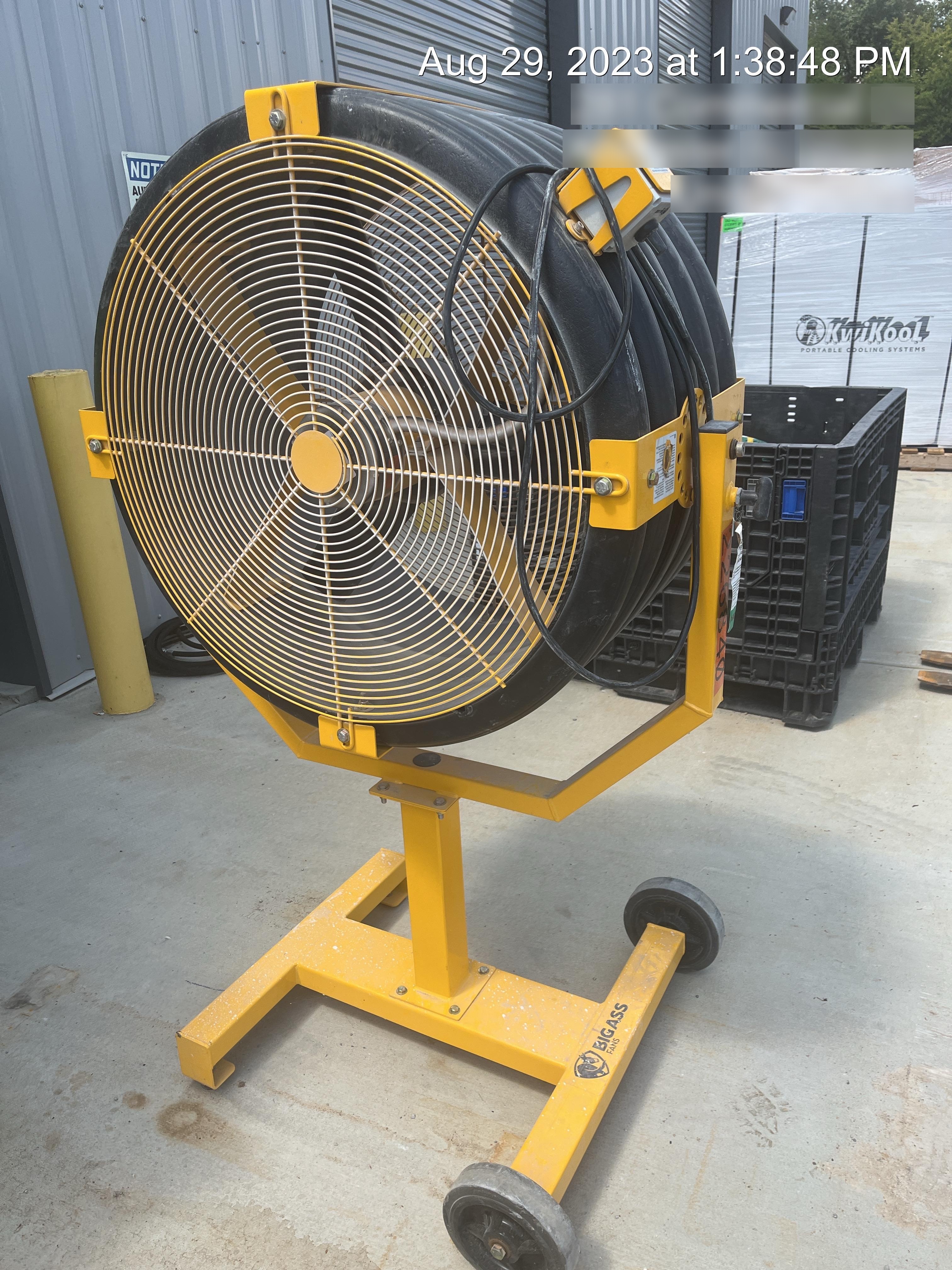 2022 BIG ASS FANS Yellow Jacket