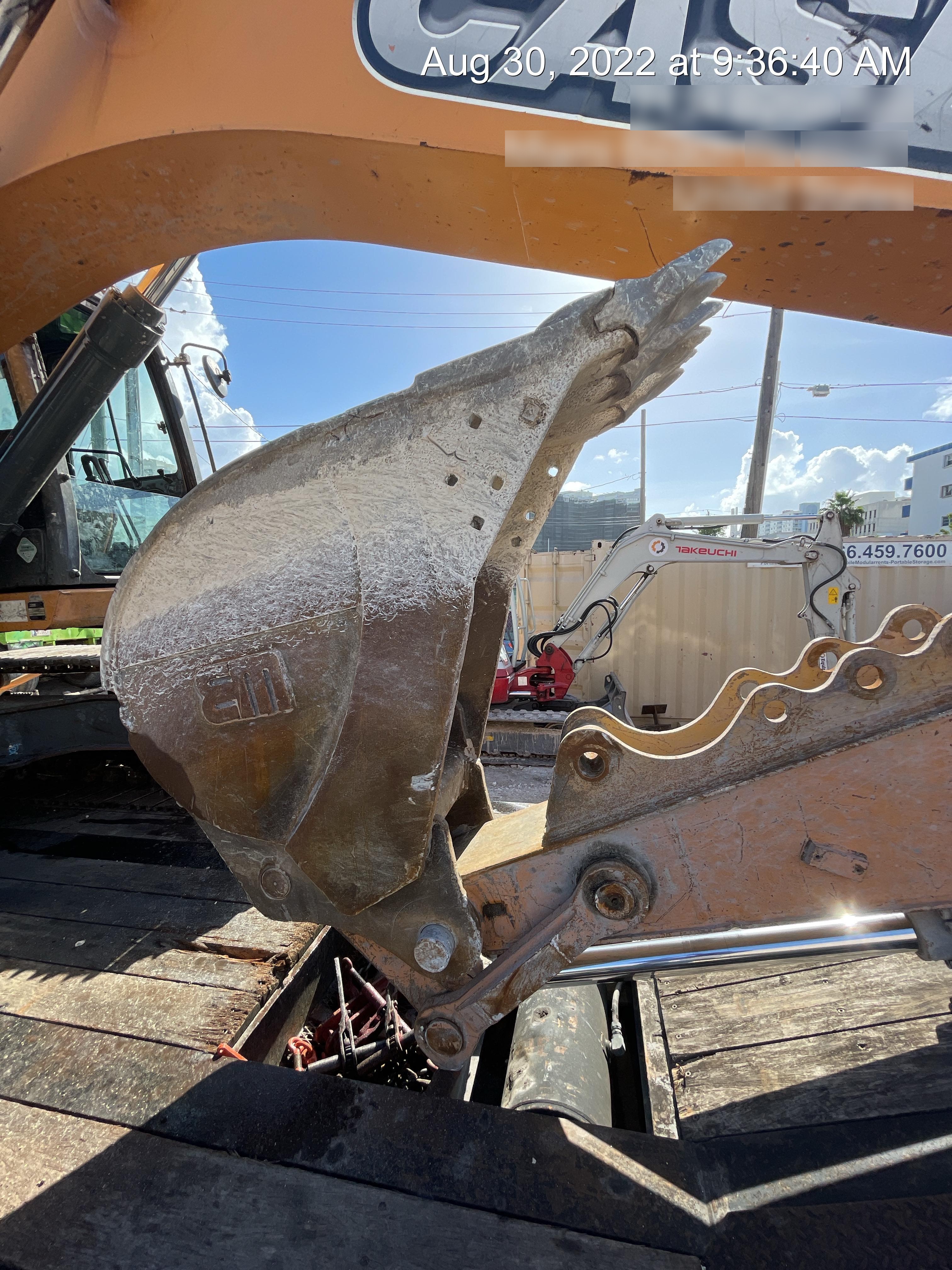 2014 WERK-BRAU 24" Bucket, 56k-65k - Werk