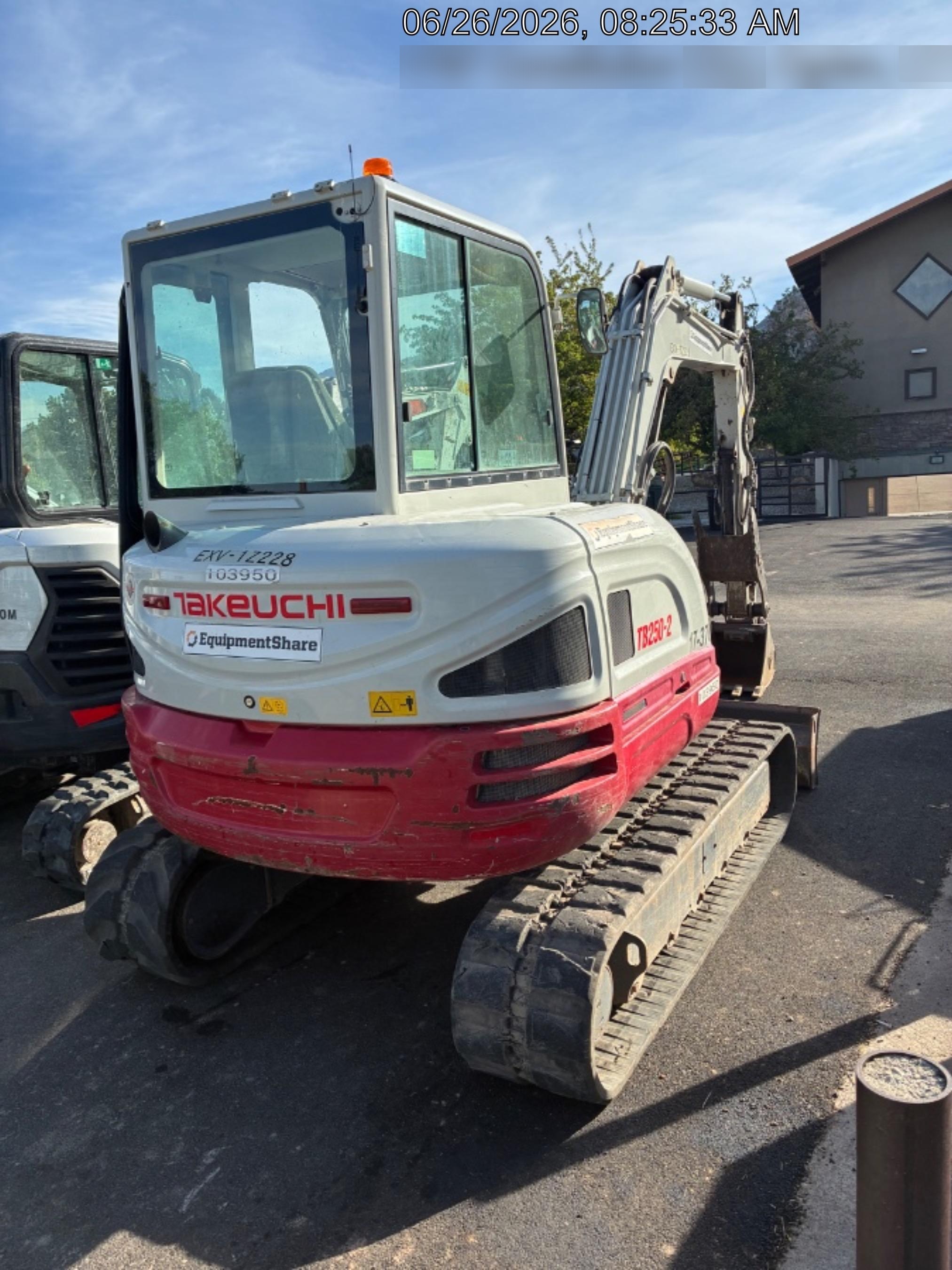 2020 TAKEUCHI TB250-2C