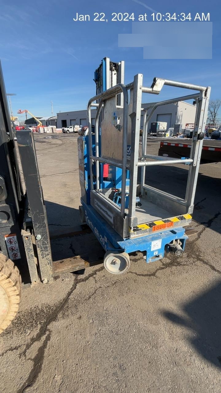 2021 GENIE GR-20