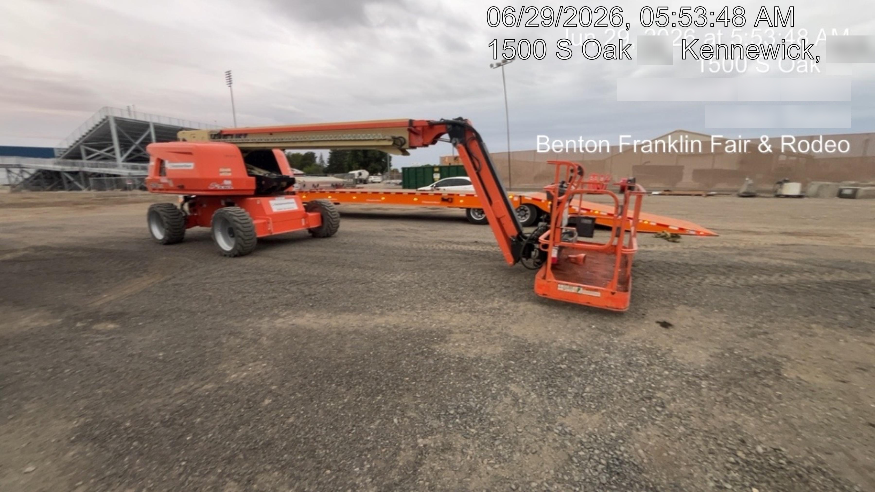 2020 JLG 660SJ