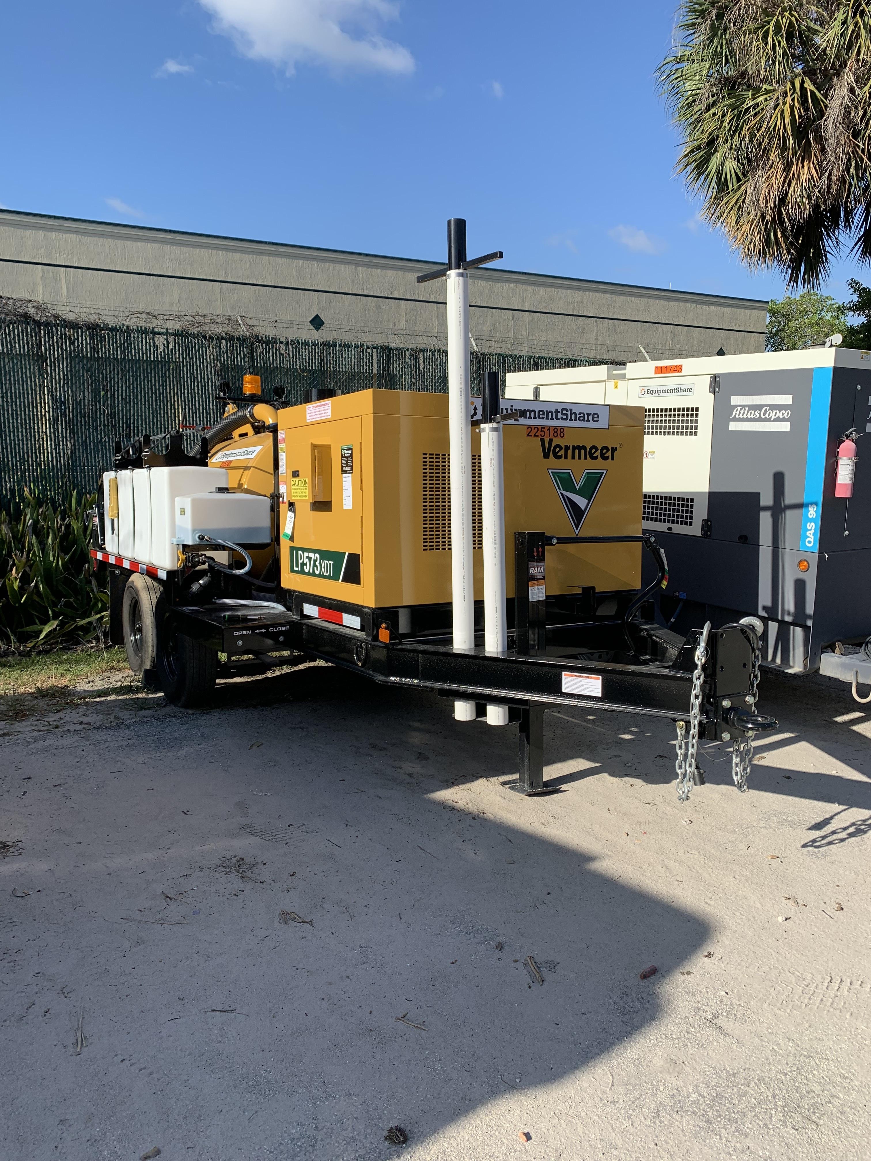 2022 VAC-TRON LP573XDT