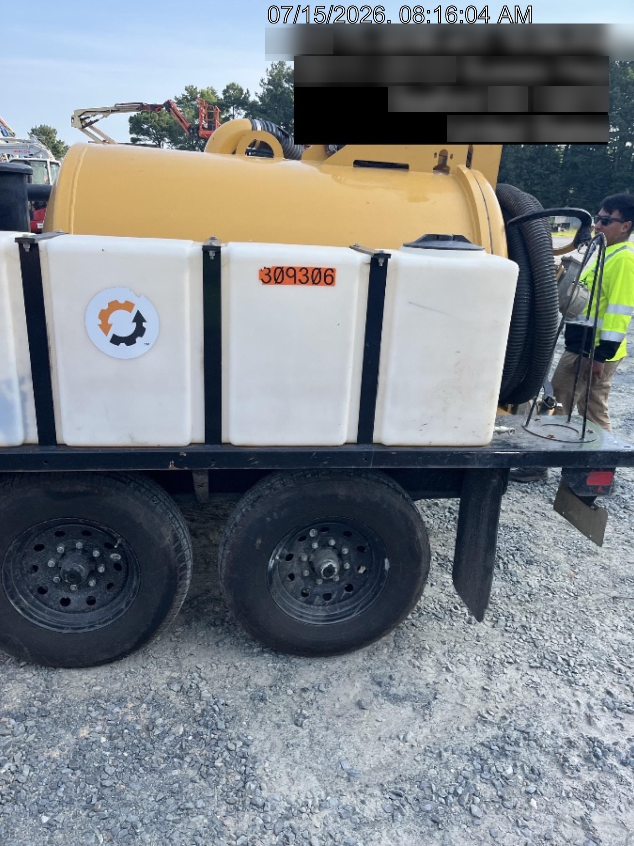 2023 VAC-TRON LP573XDT