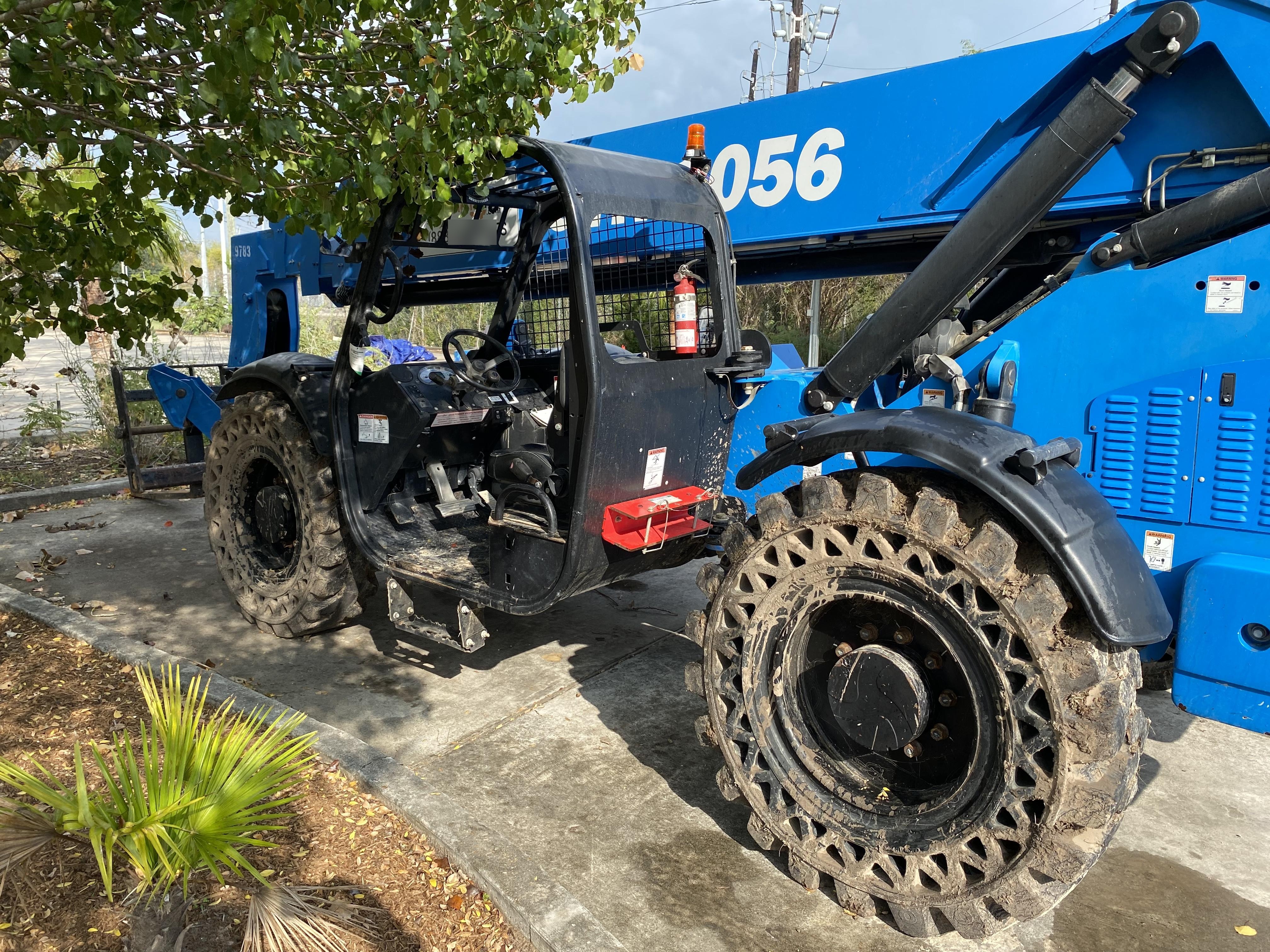 2018 GENIE GTH-1056