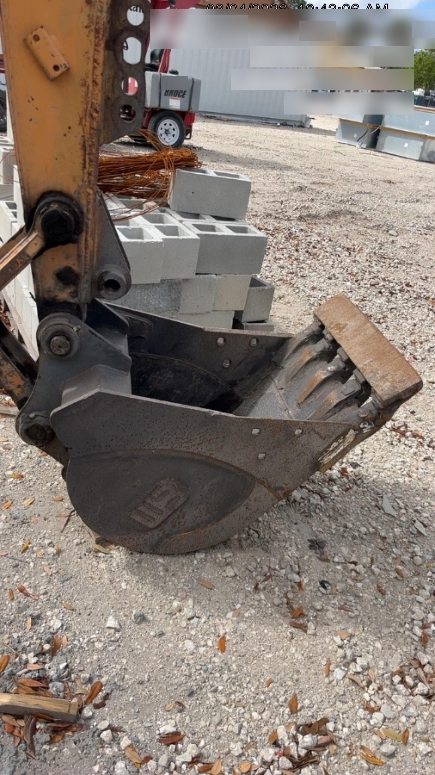 2017 CASE 36" Bucket - Case