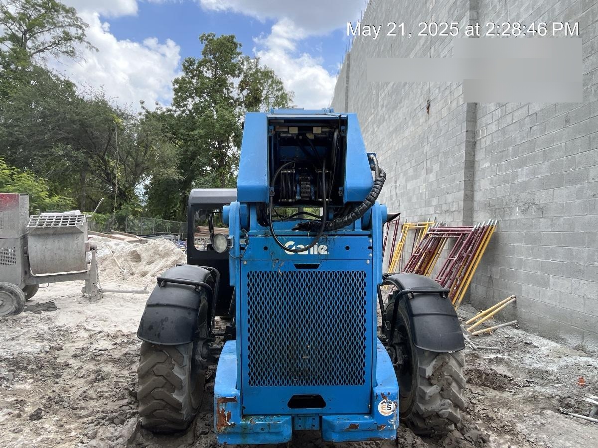 2017 GENIE GTH-1056