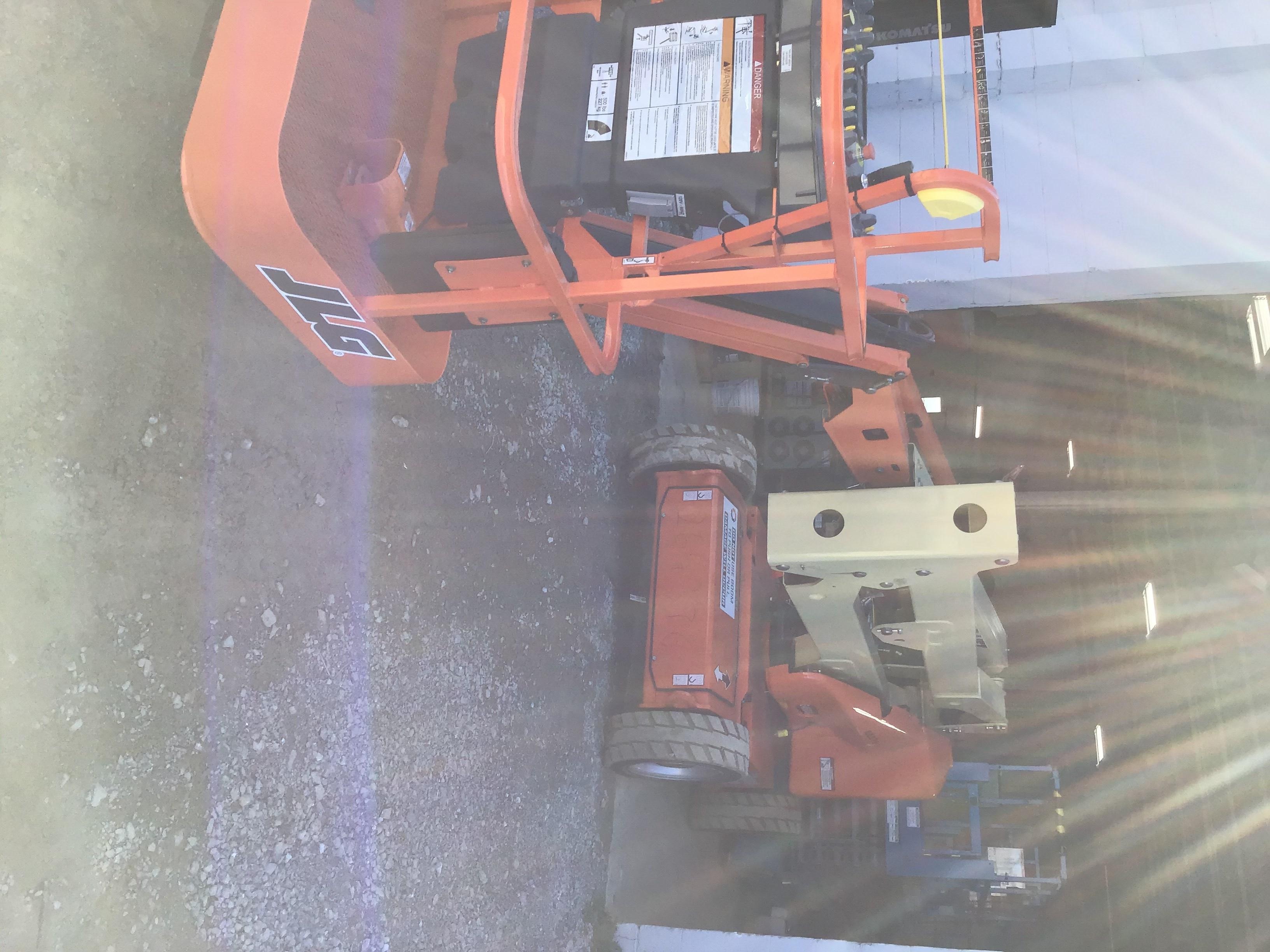 2019 JLG E450AJ