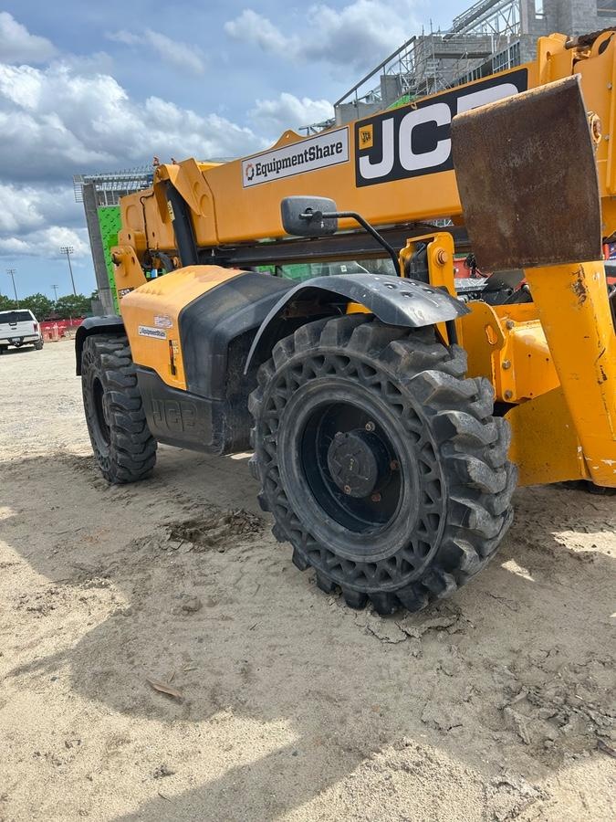2020 JCB 510-56