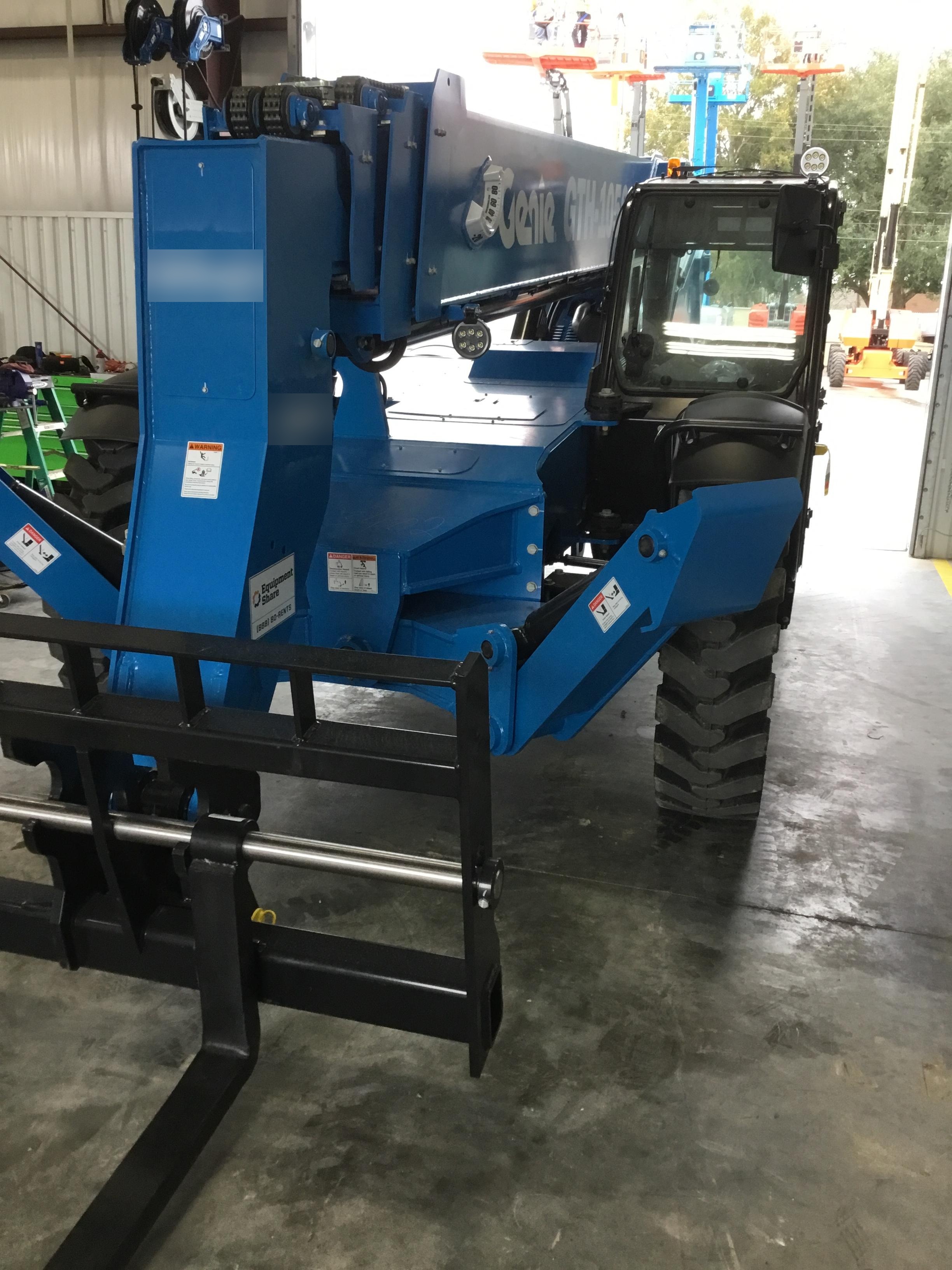 2018 GENIE GTH-1056