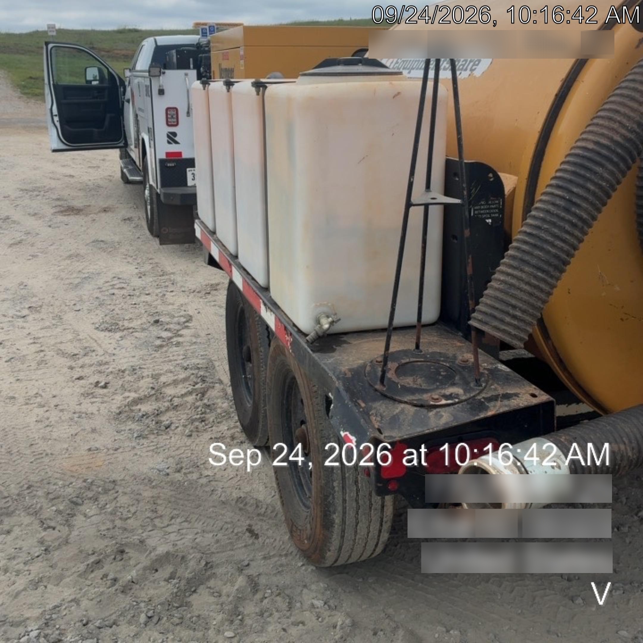 2023 VAC-TRON LP573XDT