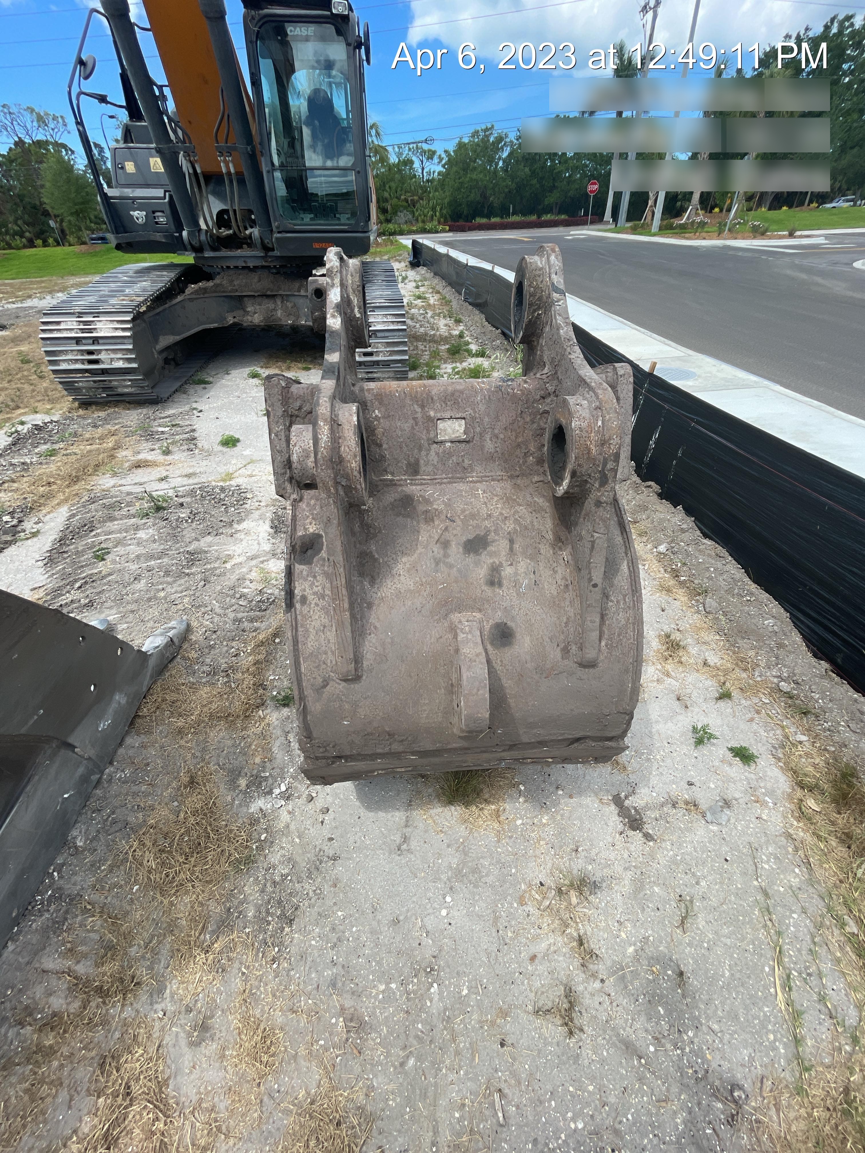 2017 CASE 36" Bucket - Case