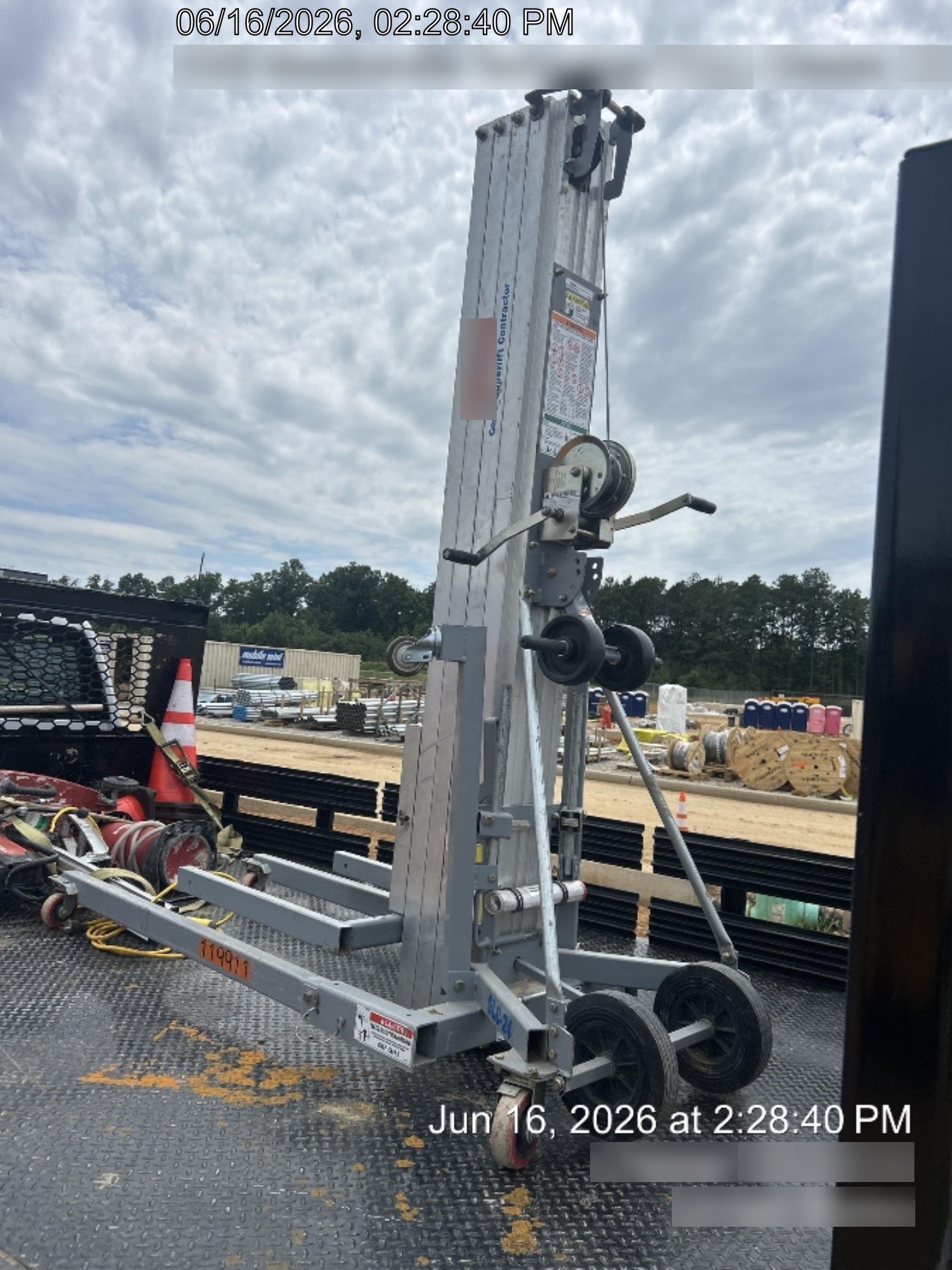 2020 GENIE SLC-24